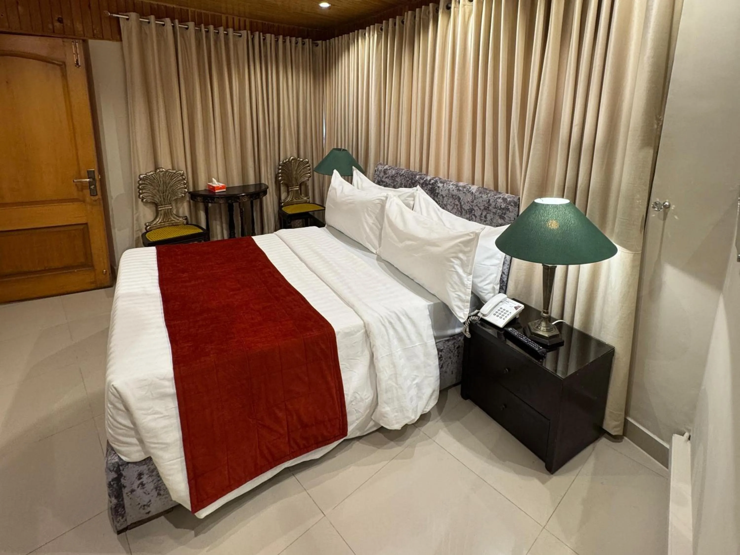 Bed in Maisonette Firhill Hotel & Resort