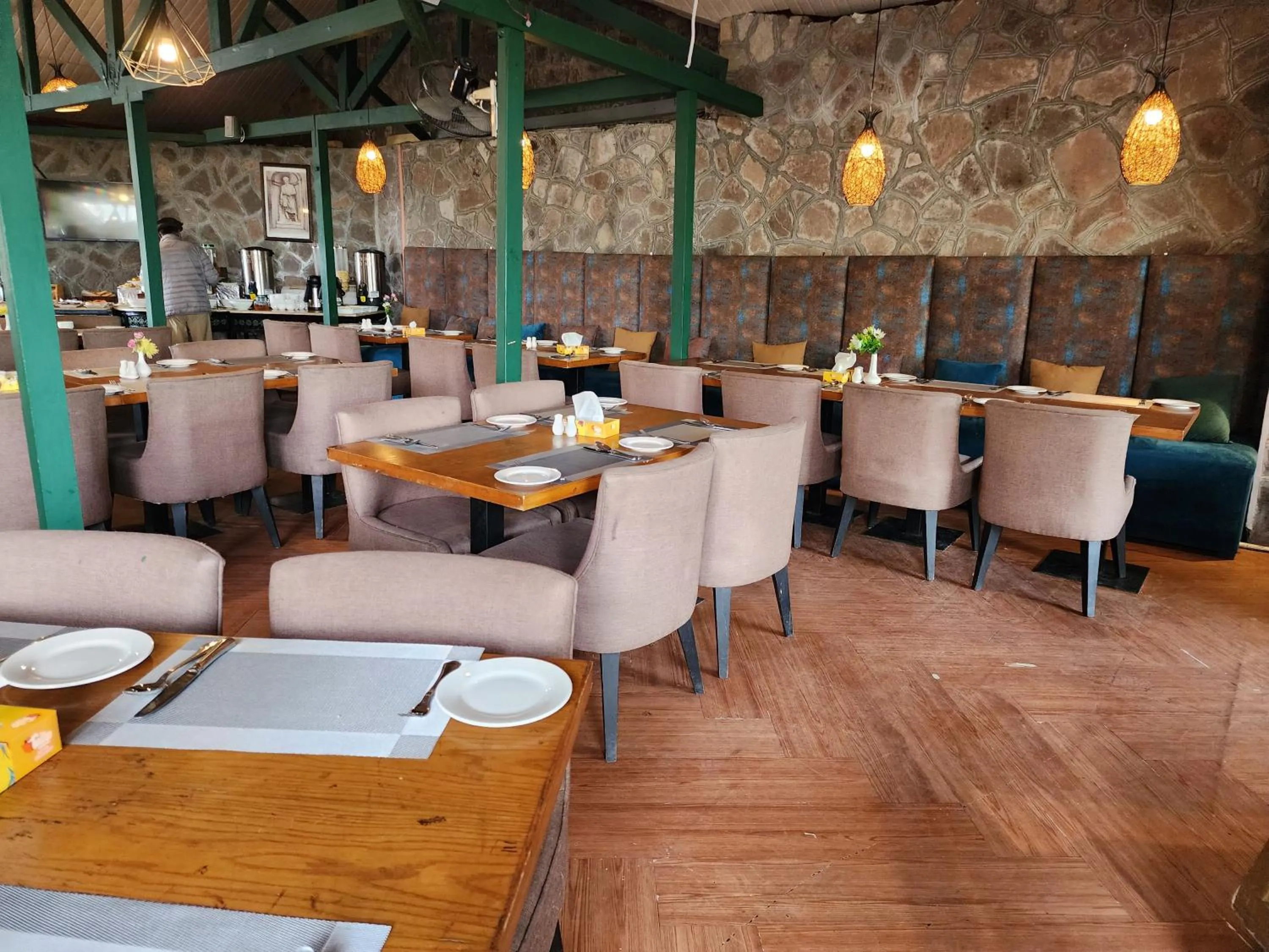 Restaurant/places to eat in Maisonette Firhill Hotel & Resort