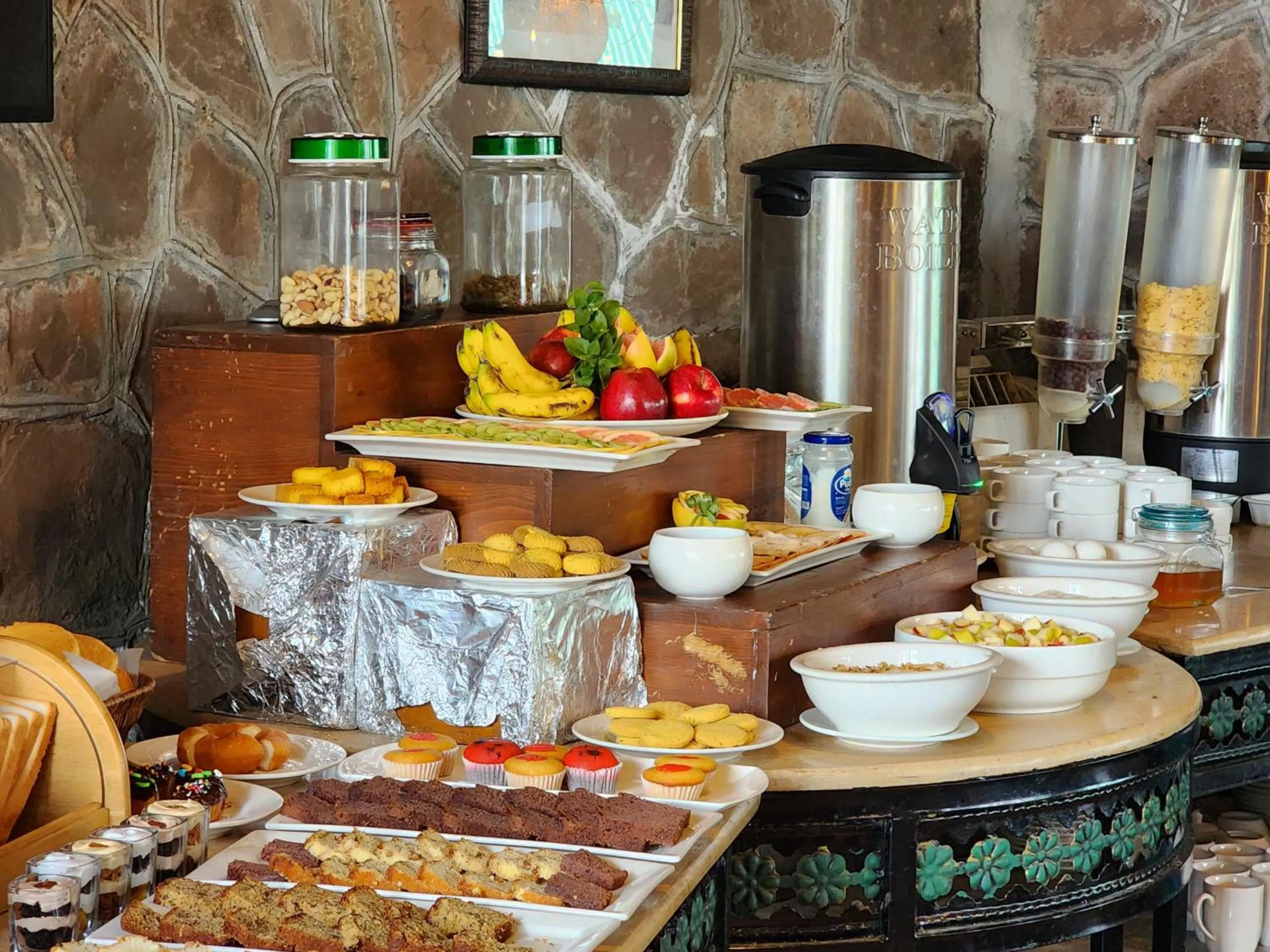 Buffet breakfast in Maisonette Firhill Hotel & Resort