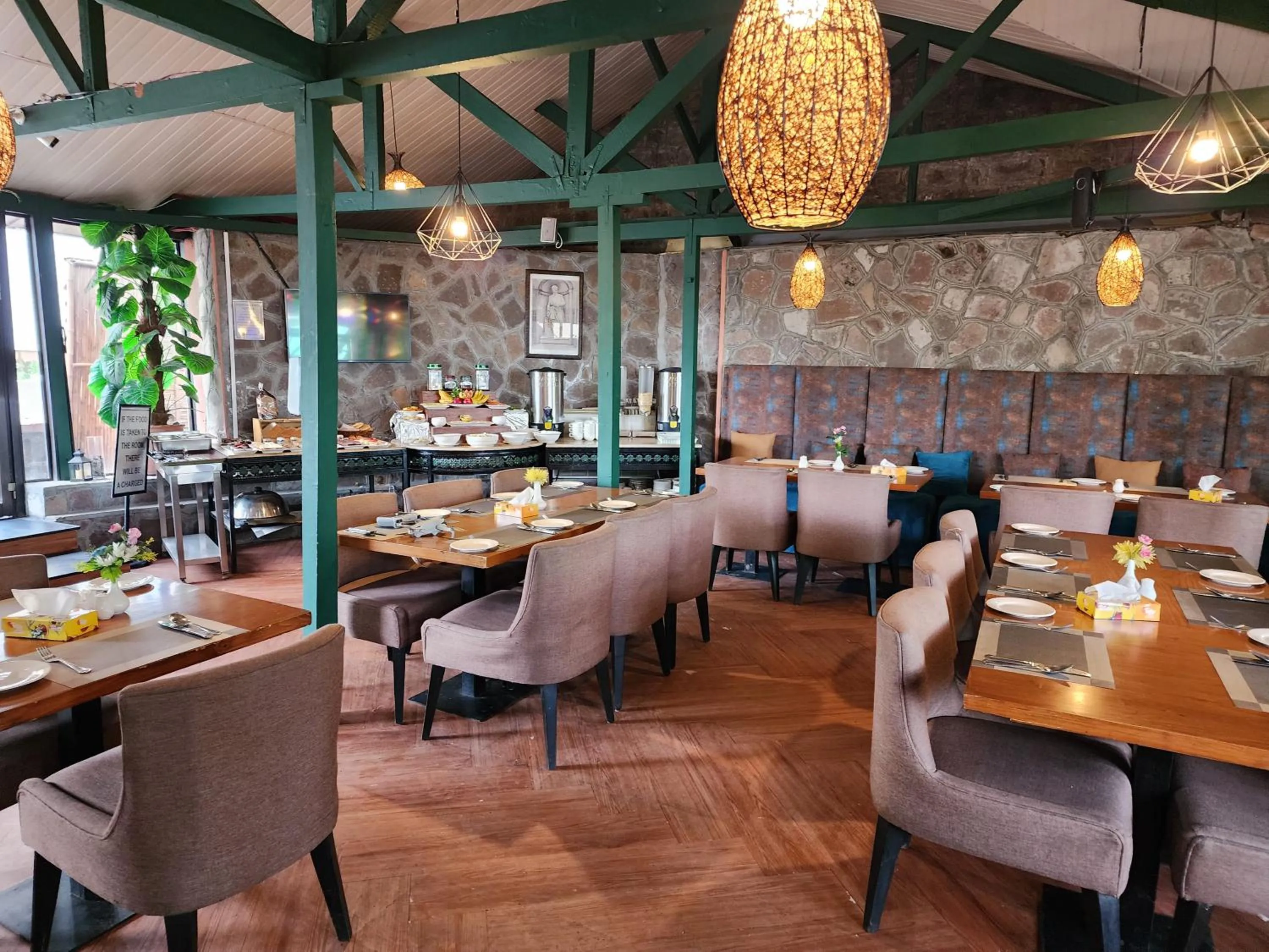 Restaurant/places to eat in Maisonette Firhill Hotel & Resort