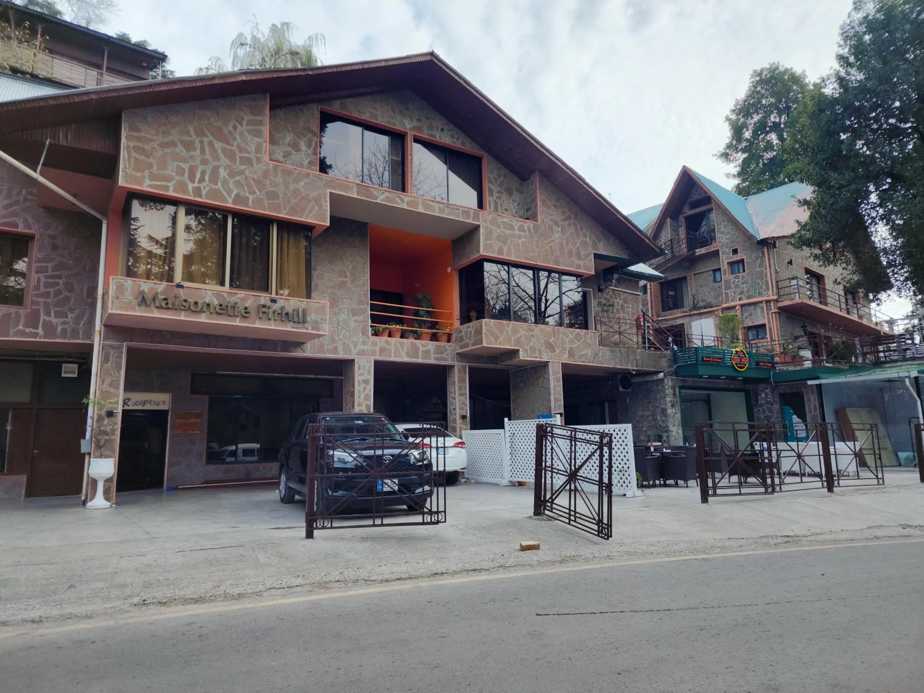 Property building in Maisonette Firhill Hotel & Resort