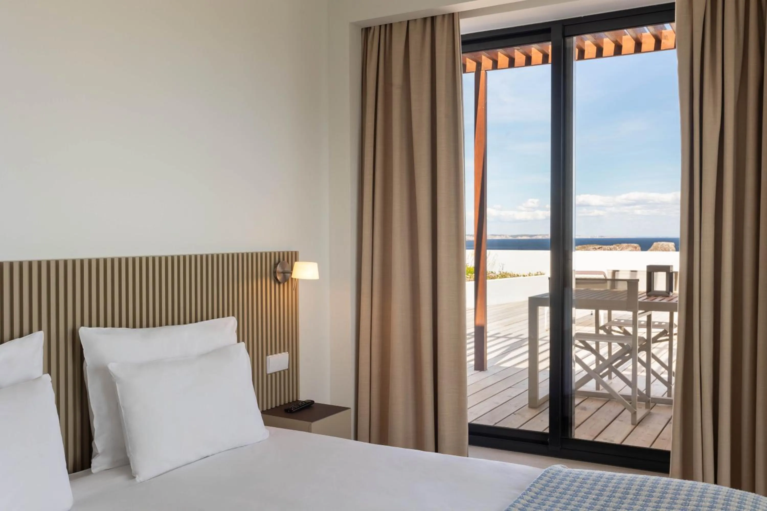 View (from property/room), Bed in Memmo Baleeira - Design Hotels