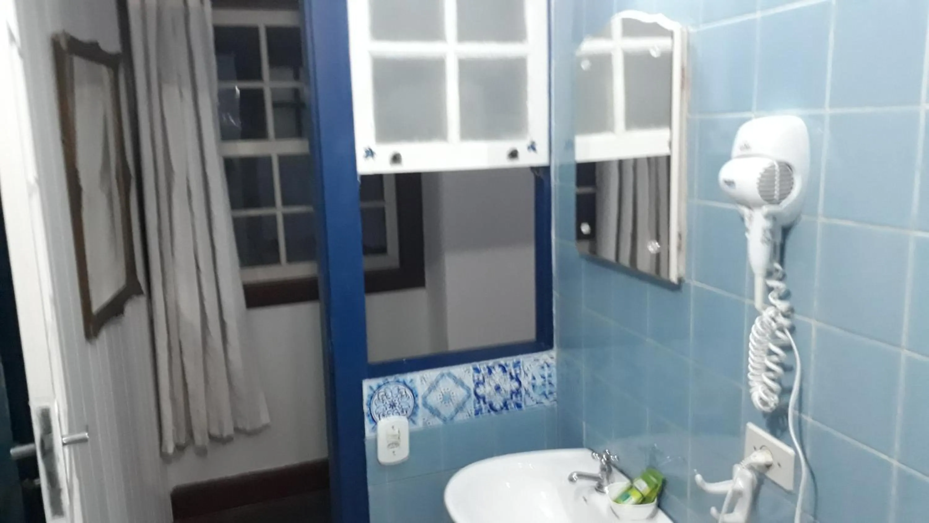 Bathroom in Pousada Arte Colonial - Casarão Histórico do Séc XVIII - Lancha Própria