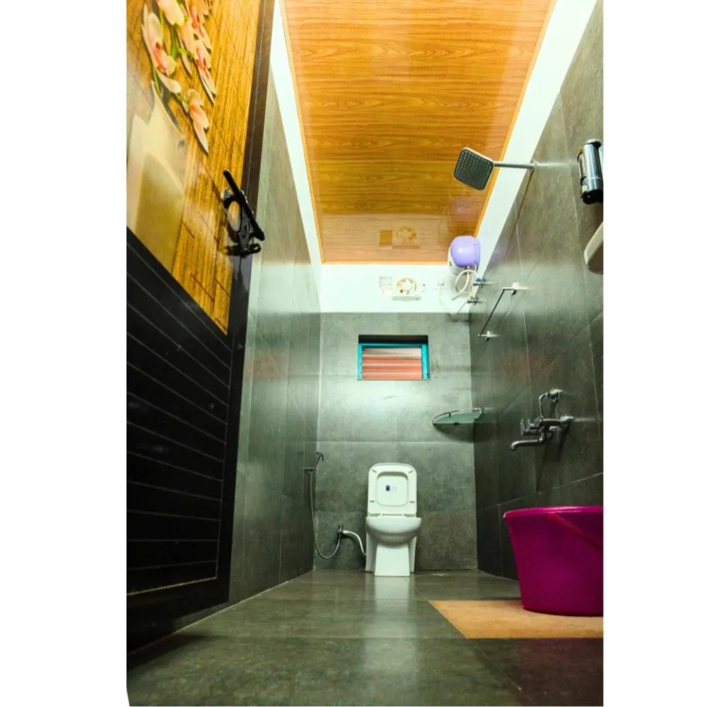 Shower in Anamala Serenity Homestay Kerala