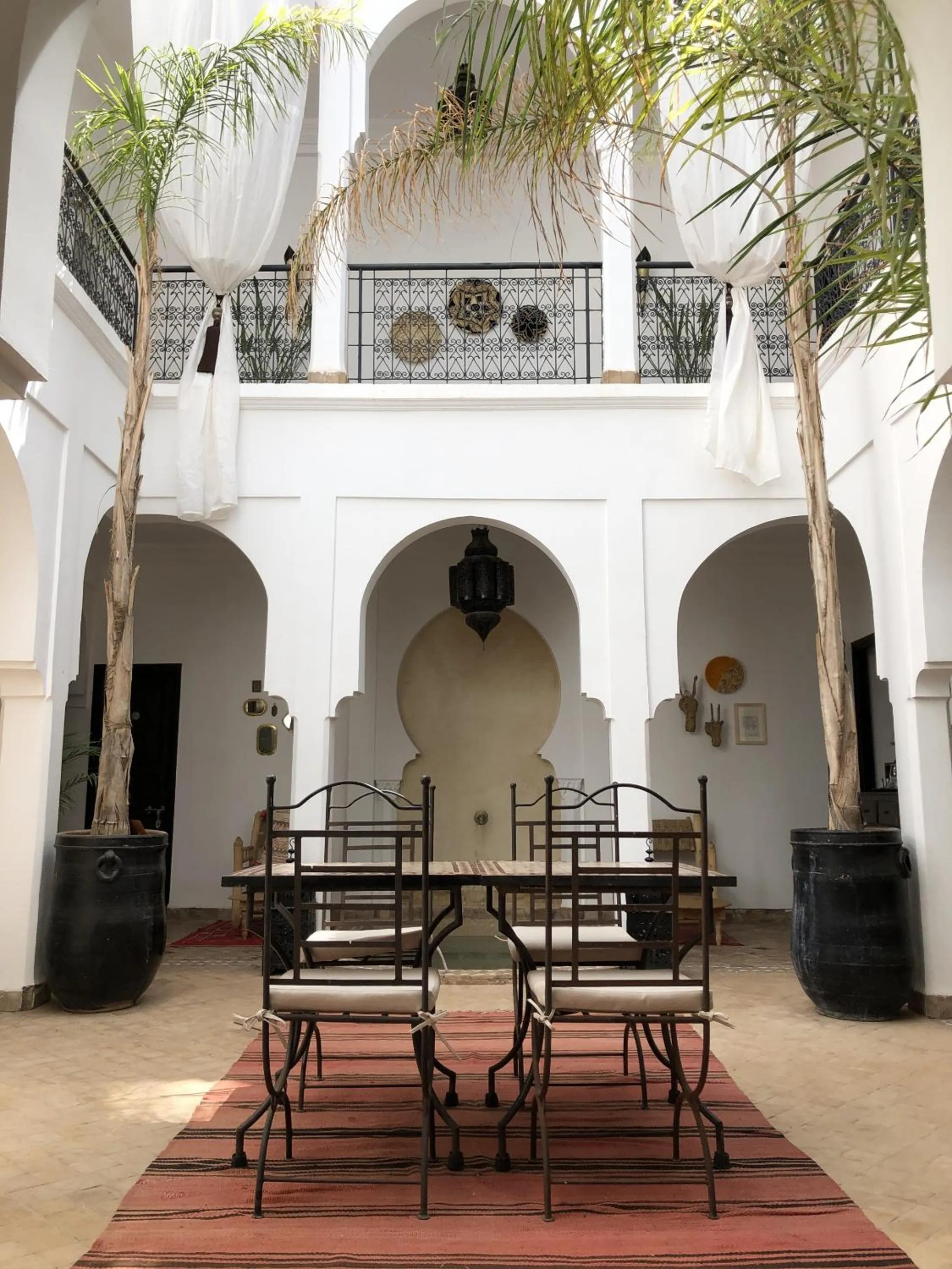 Property building in Riad Sin