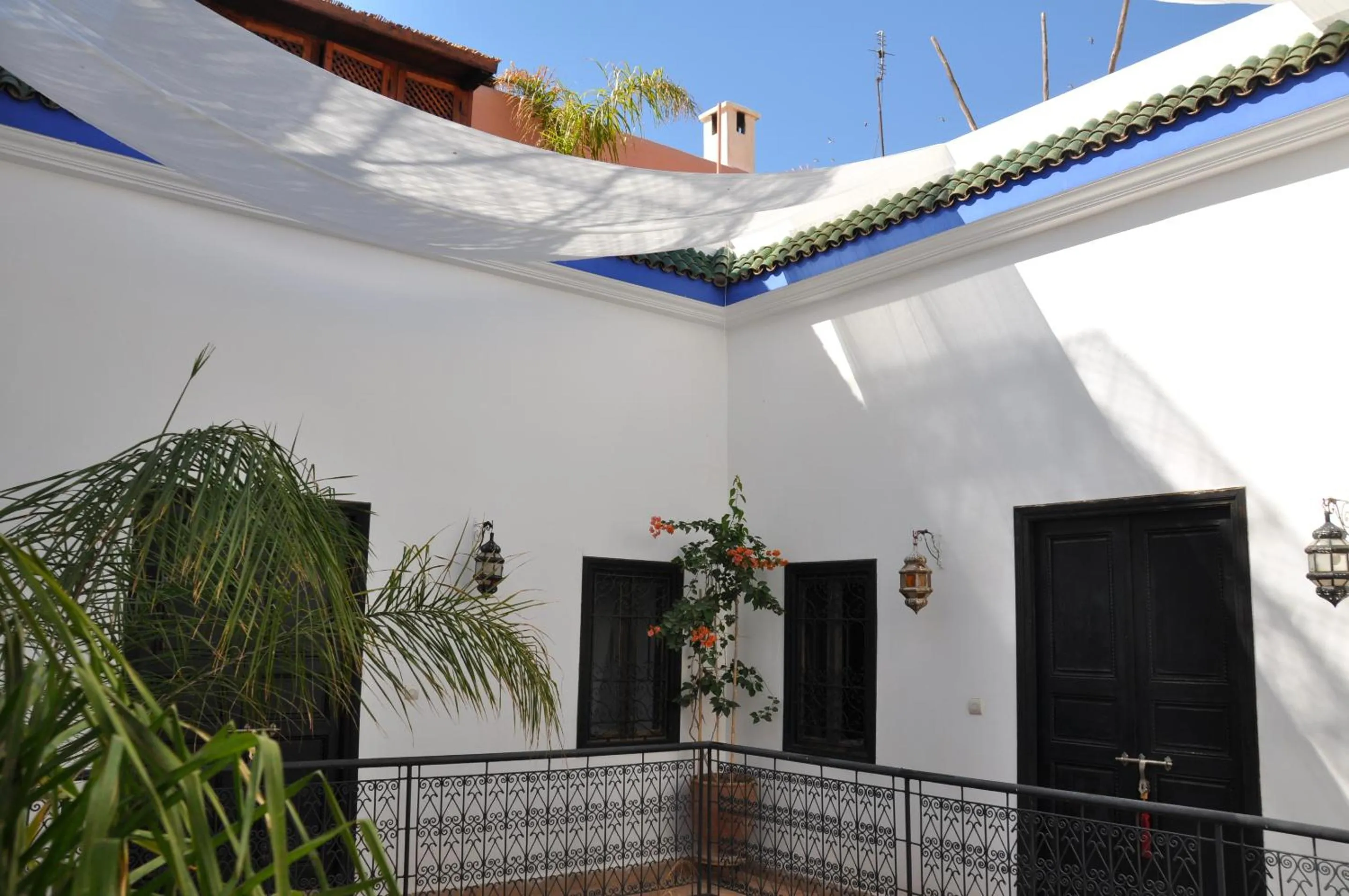 Property building in Riad Sin