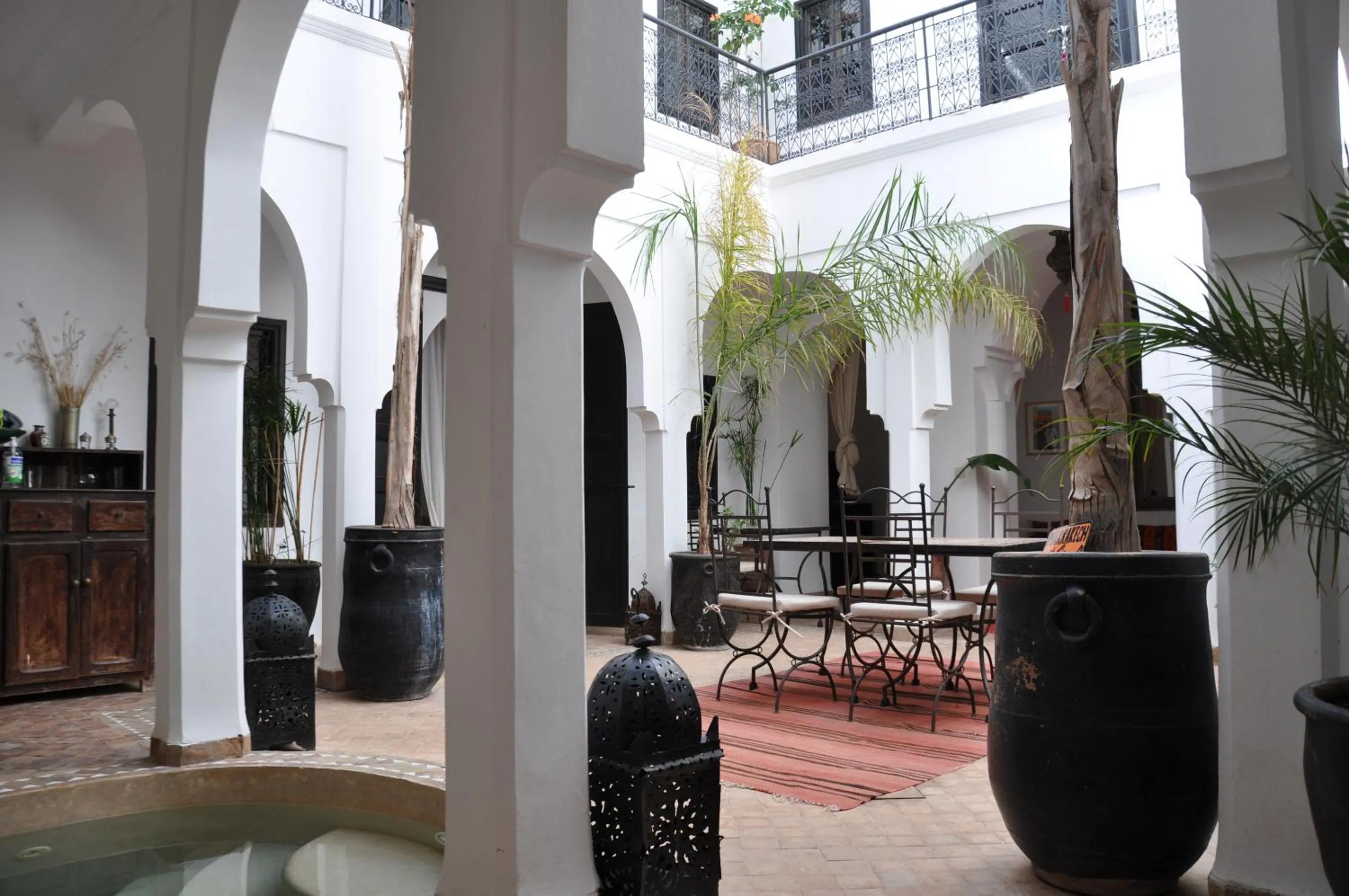 Property building in Riad Sin