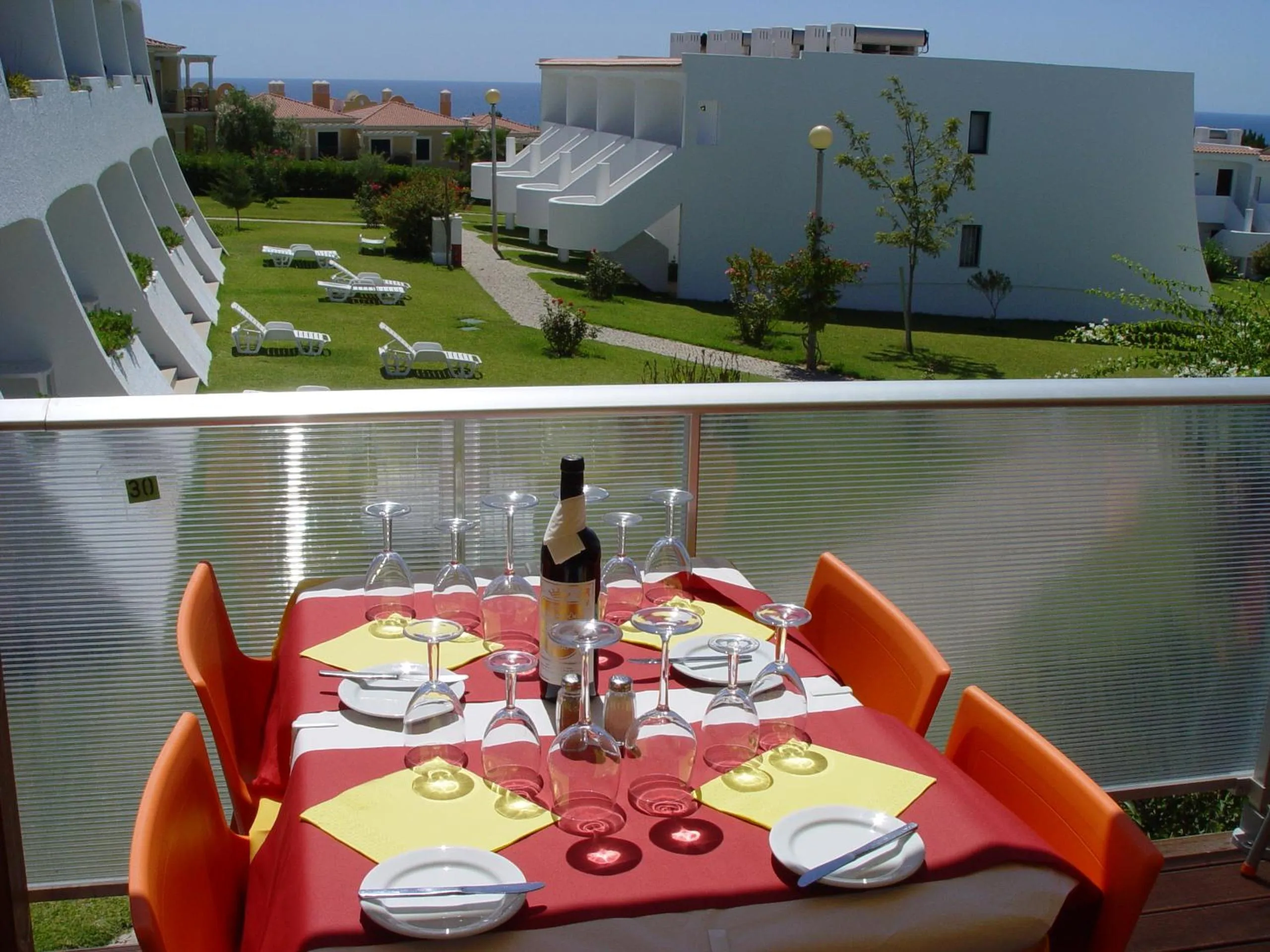 Restaurant/places to eat in Quinta Das Figueirinhas & Quintinha Village