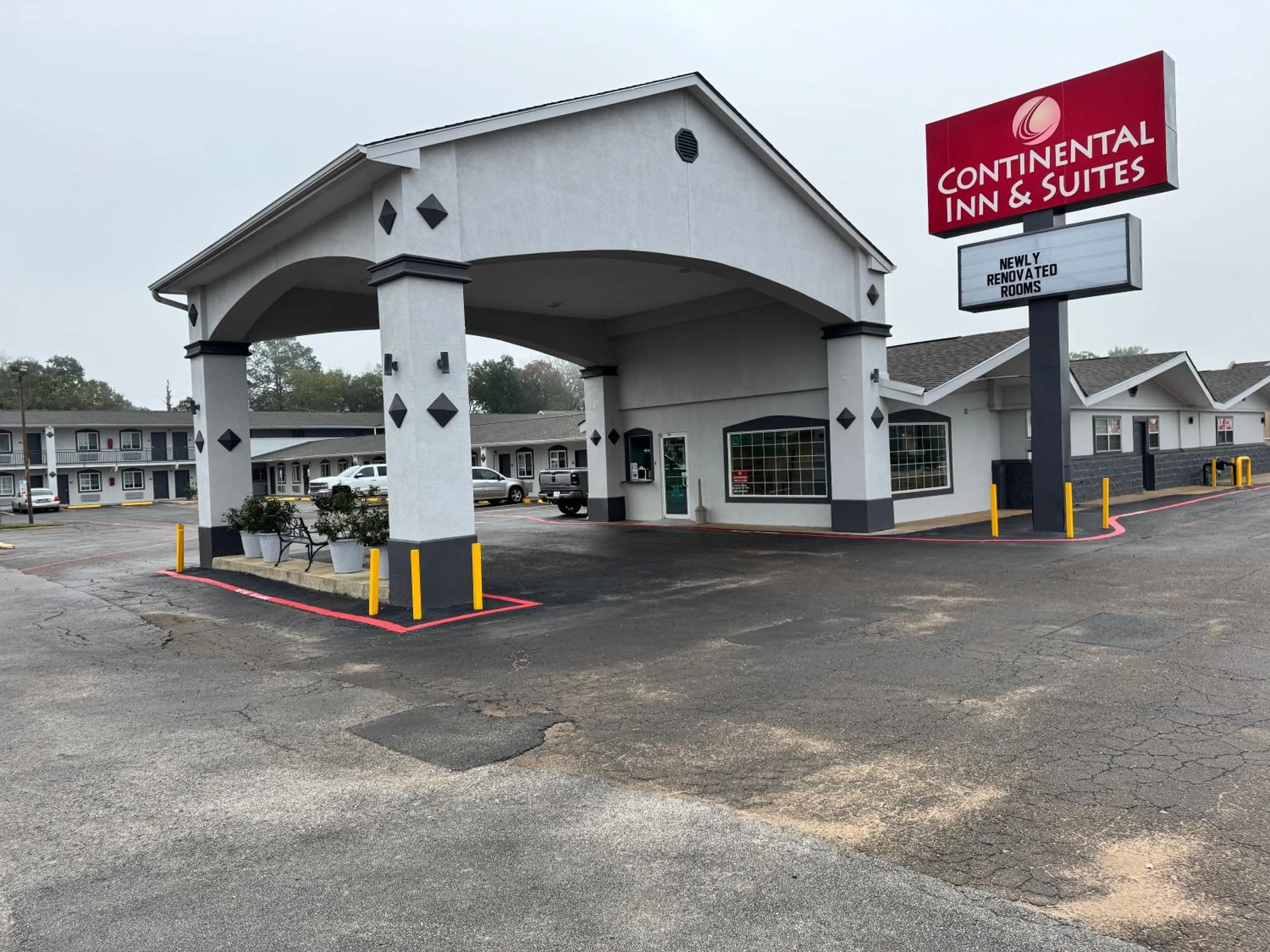 Property building in Continental Inn and Suites Nacogdoches TX SFA University Downtown