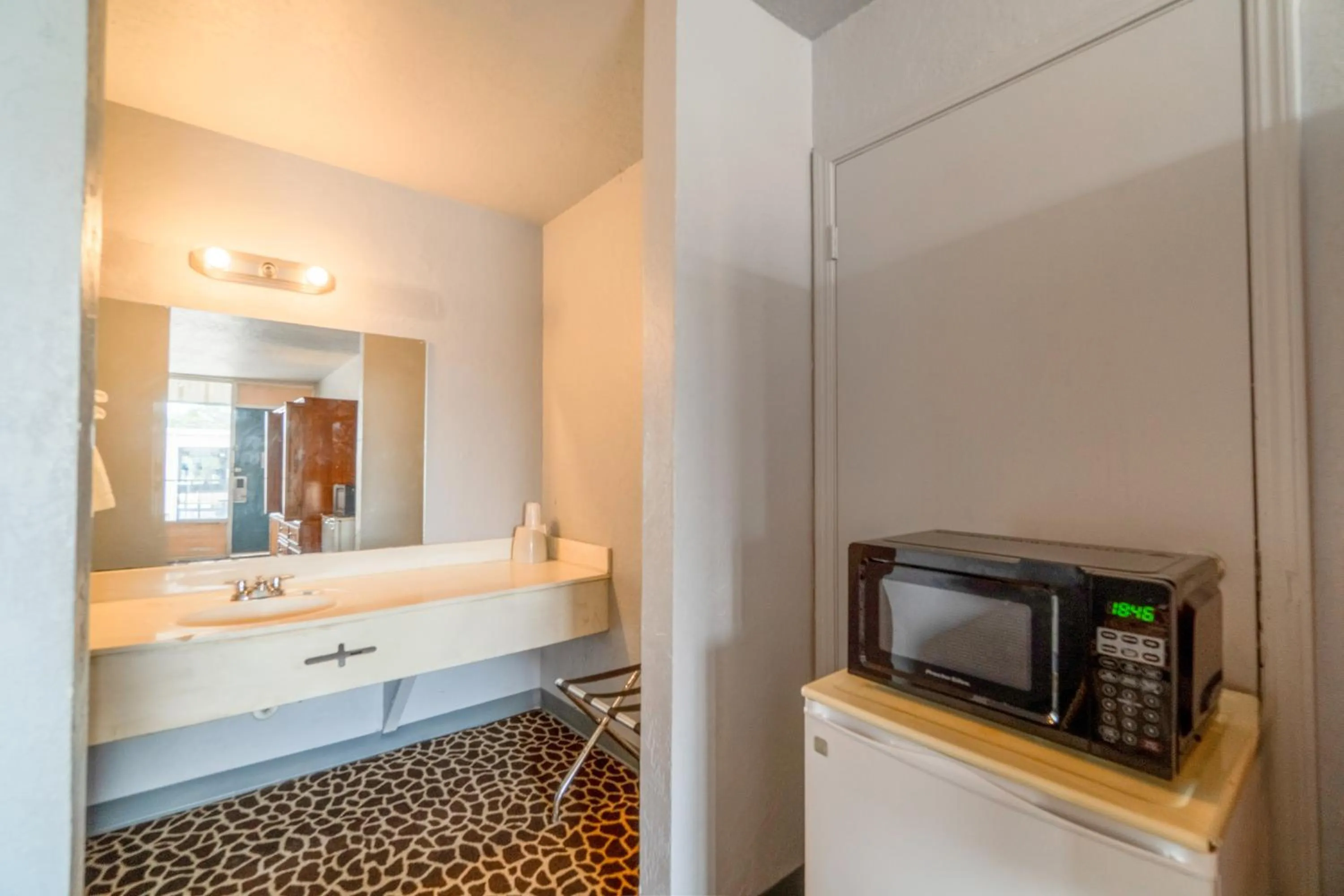 Area and facilities in Castle inn & suites by OYO Lawton