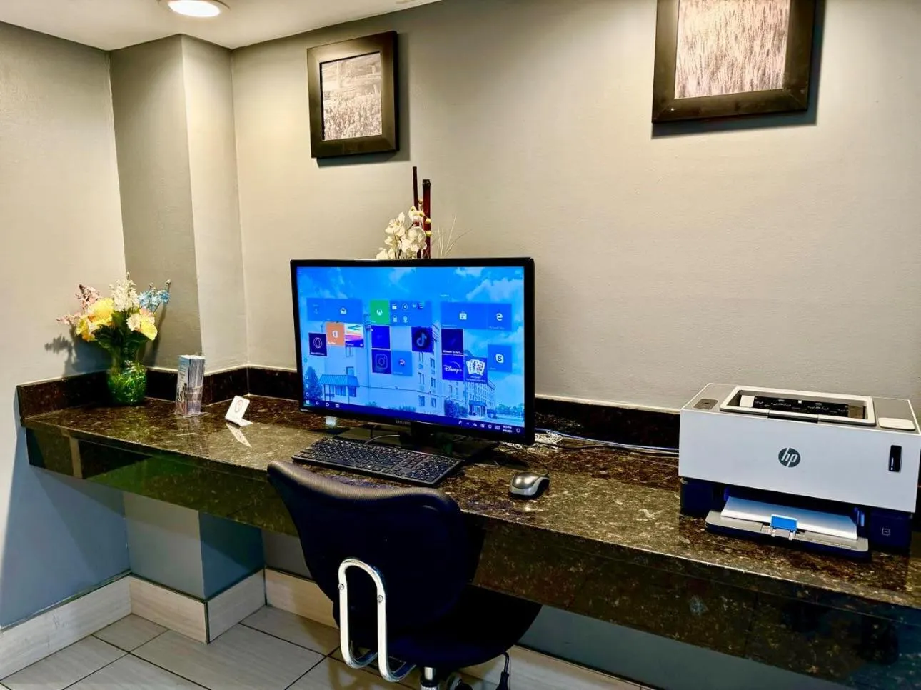 Business facilities in Super 8 by Wyndham Frederick