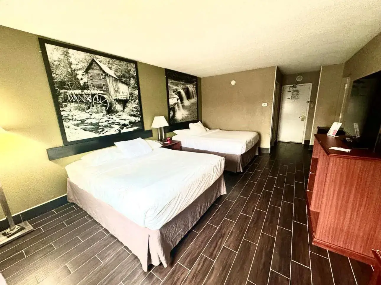 Queen Room with Two Queen Beds - Non-Smoking in Super 8 by Wyndham Frederick Queen Room with Two Queen Beds - Non-Smoking in Super 8 by Wyndham Frederick