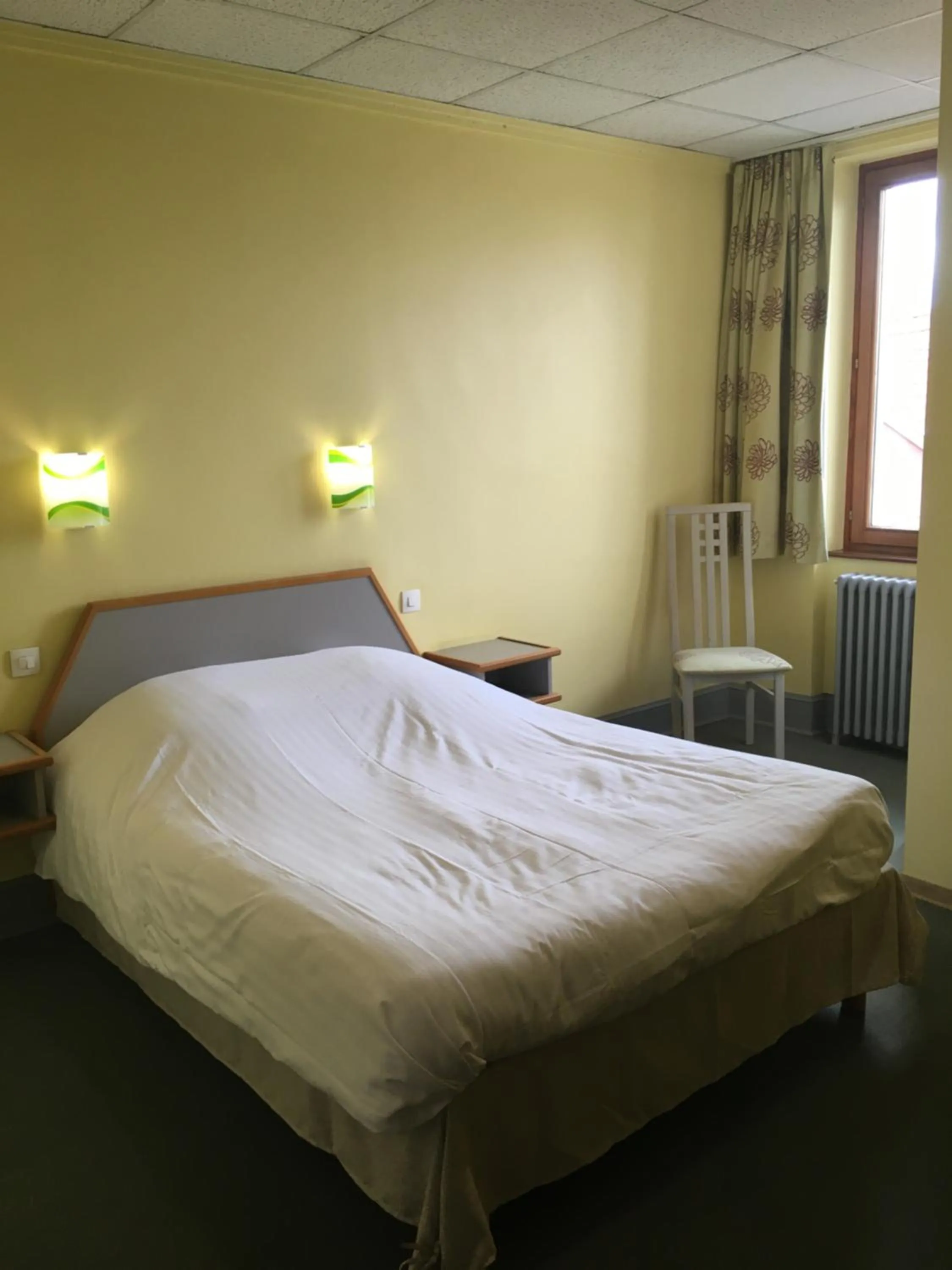Bed in Hostellerie d'Alsace