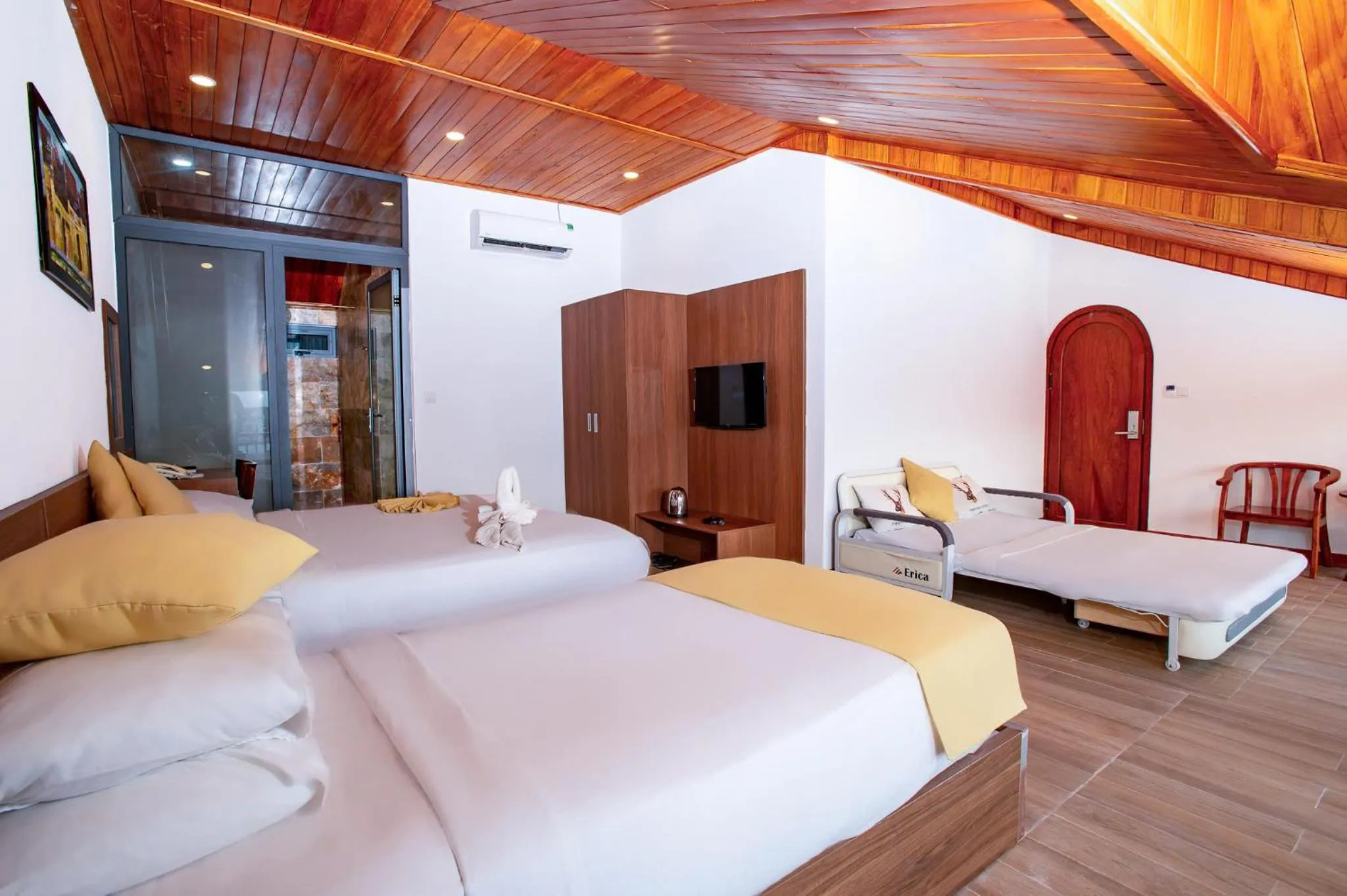 Bed in Hoi An Majestic Villa