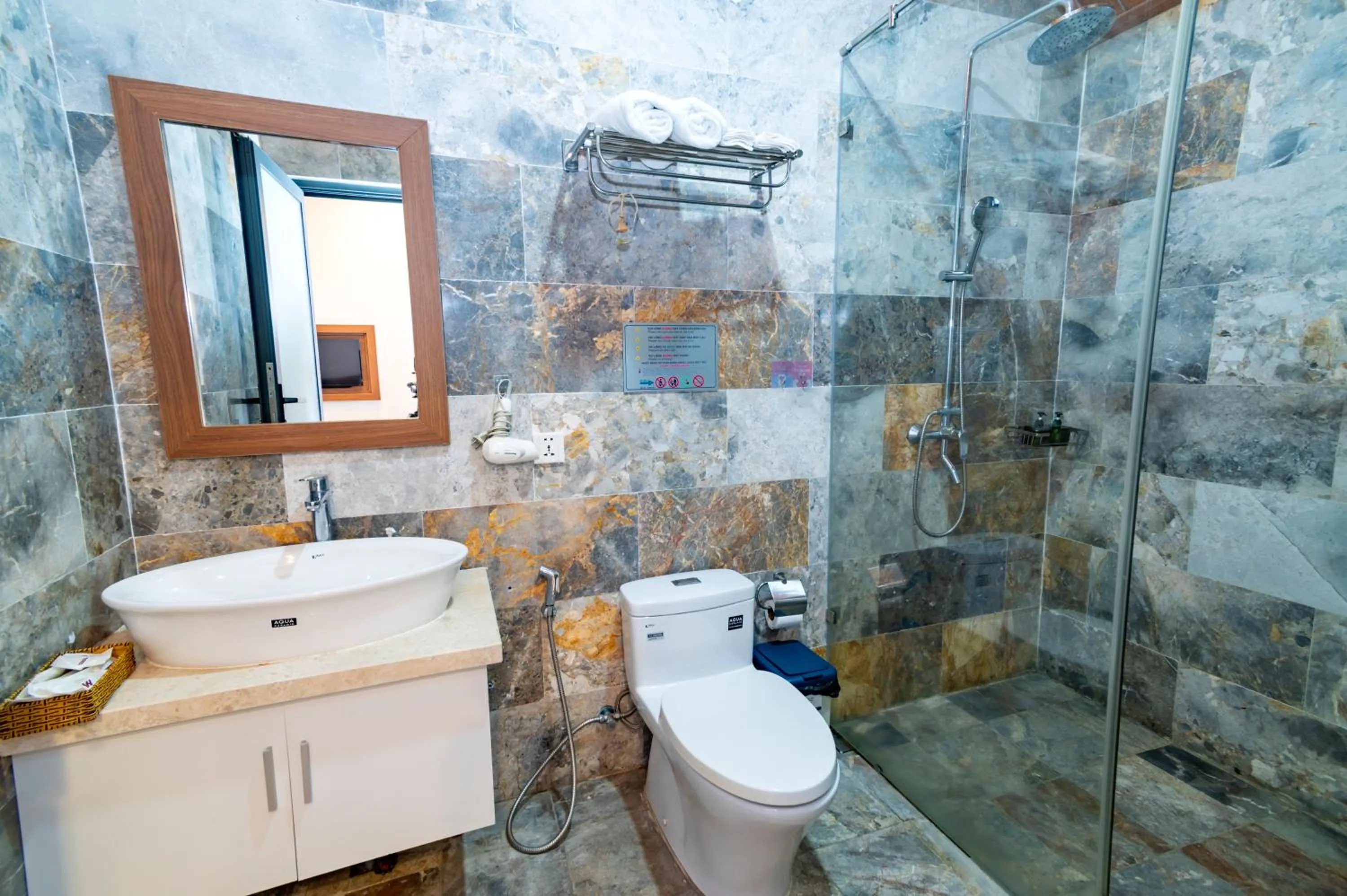 Toilet in Hoi An Majestic Villa