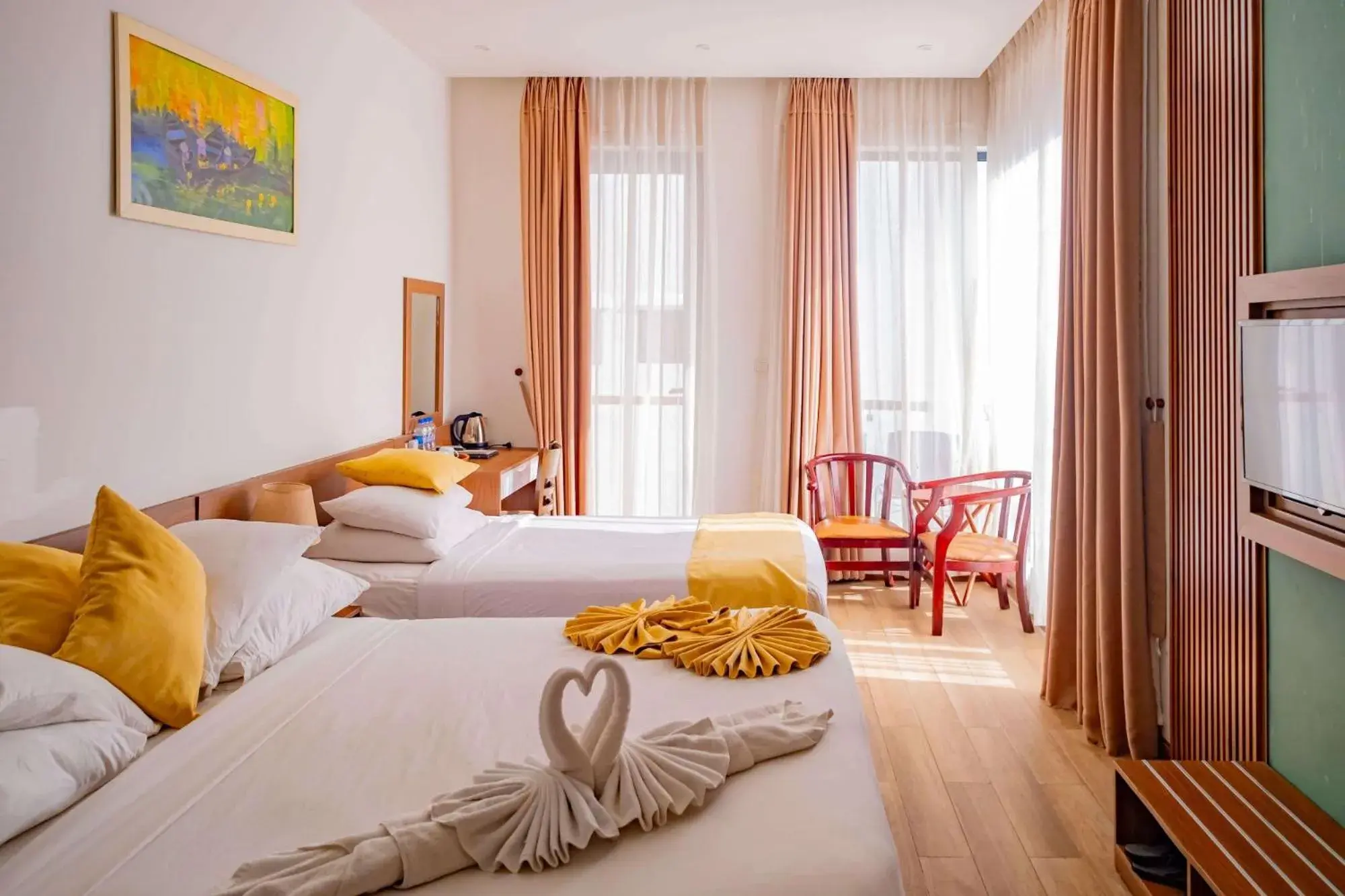 Deluxe Family Room with Pool View in Hoi An Majestic Villa Deluxe Family Room with Pool View in Hoi An Majestic Villa