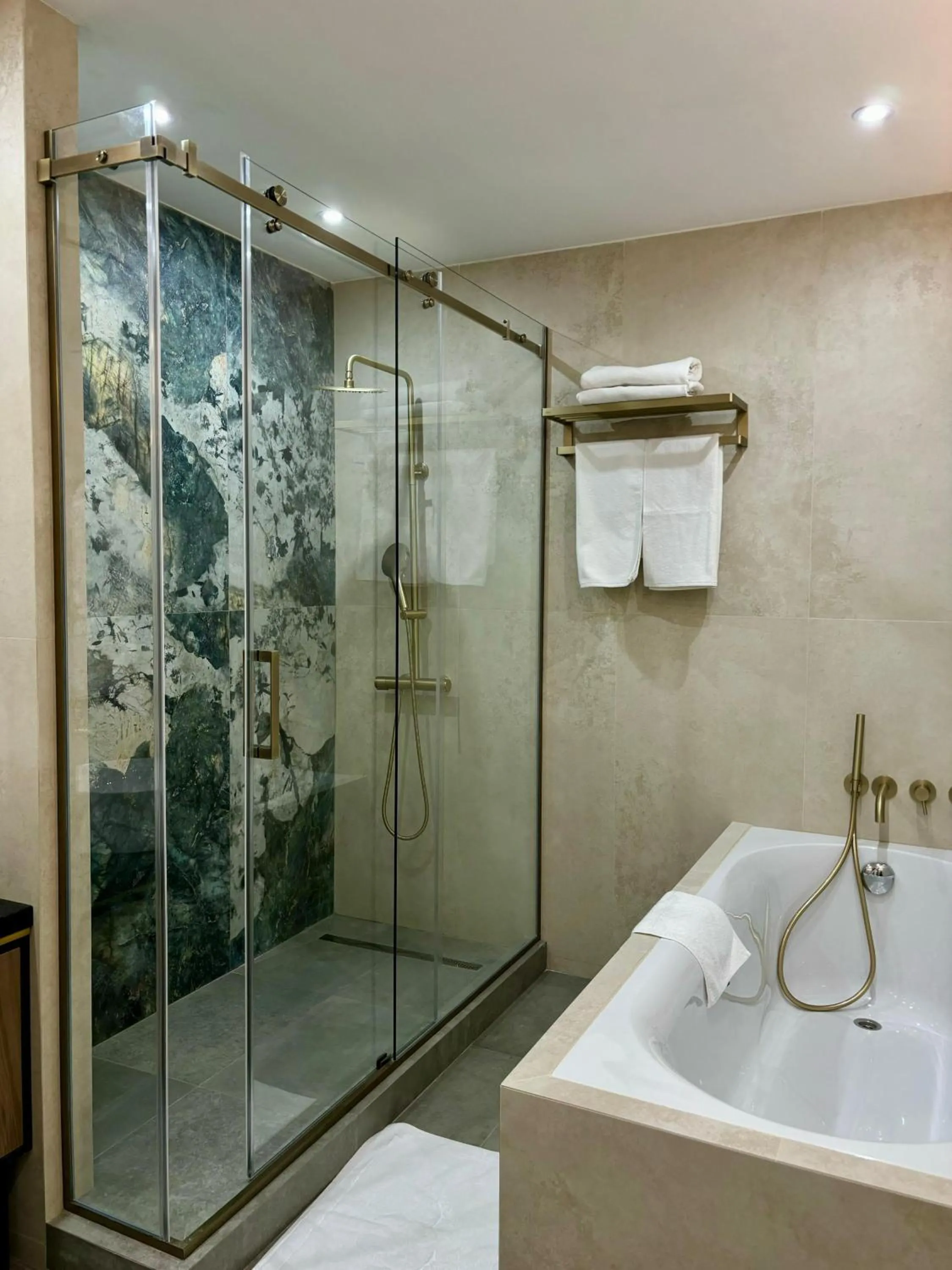 Shower in Donatello Boutique Hotel