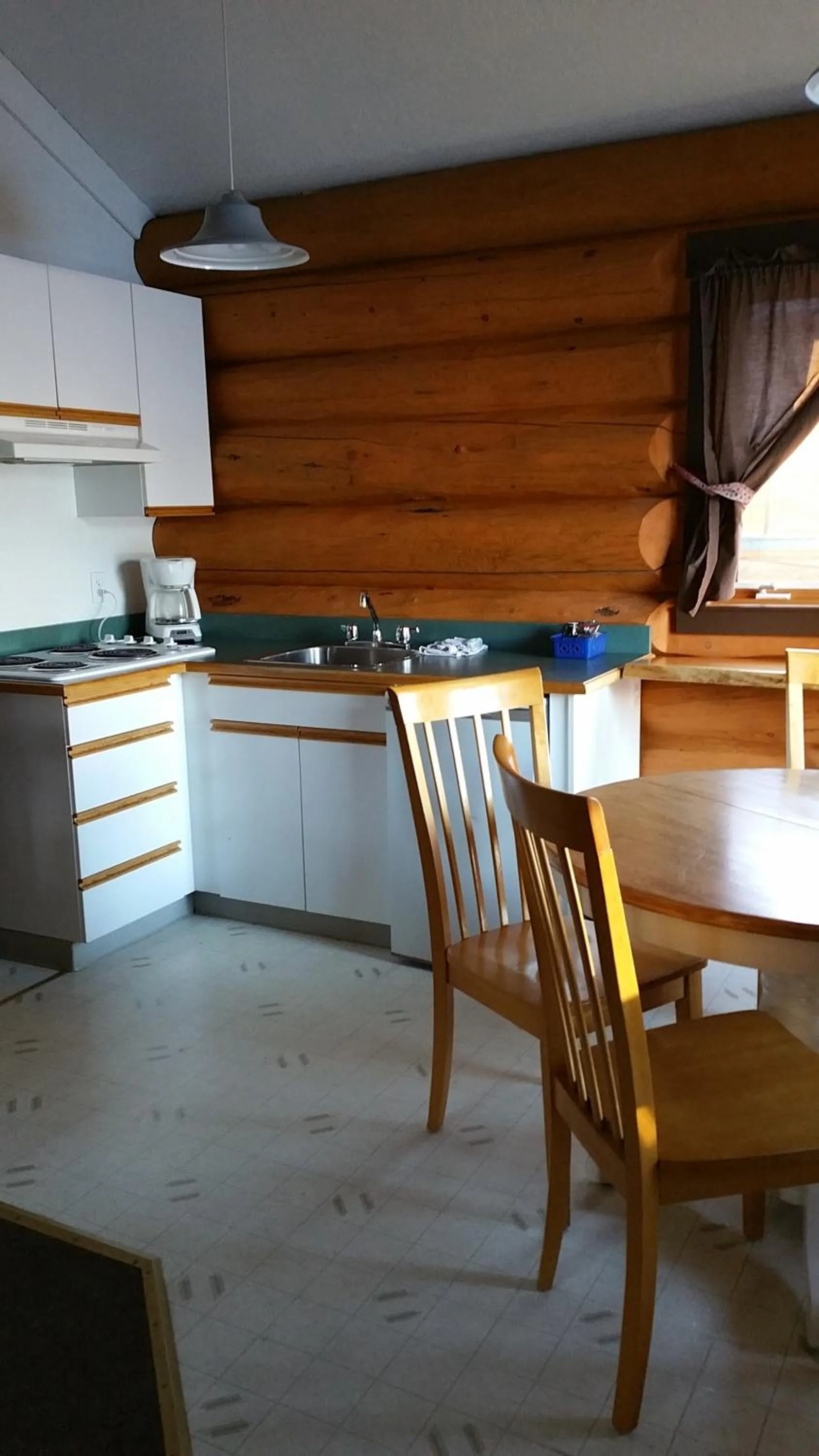 Kitchen or kitchenette in Twin Peaks Resort