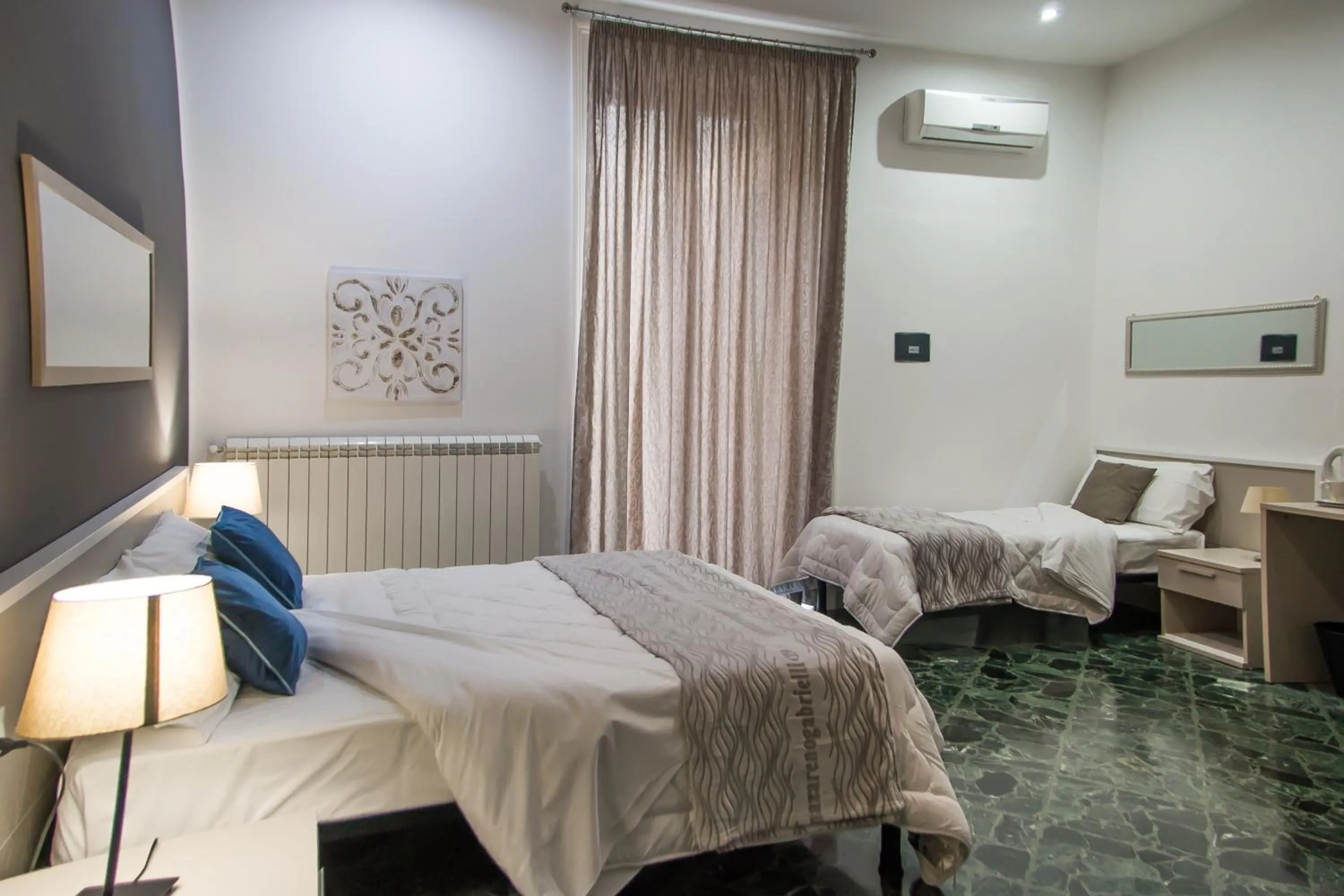 Photo of the whole room, Bed in Amarillo