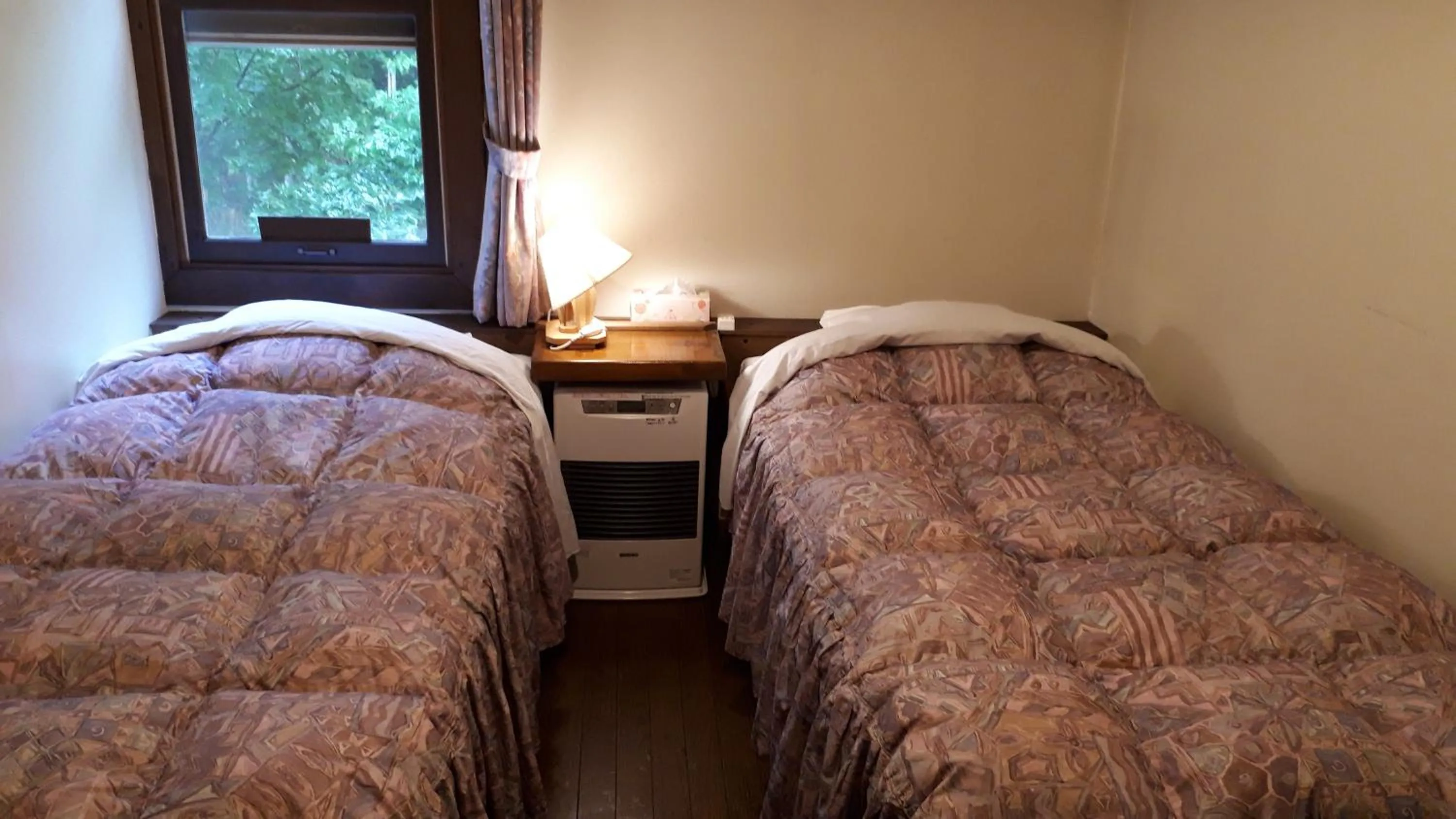 Bedroom, Bed in Bistare Kana