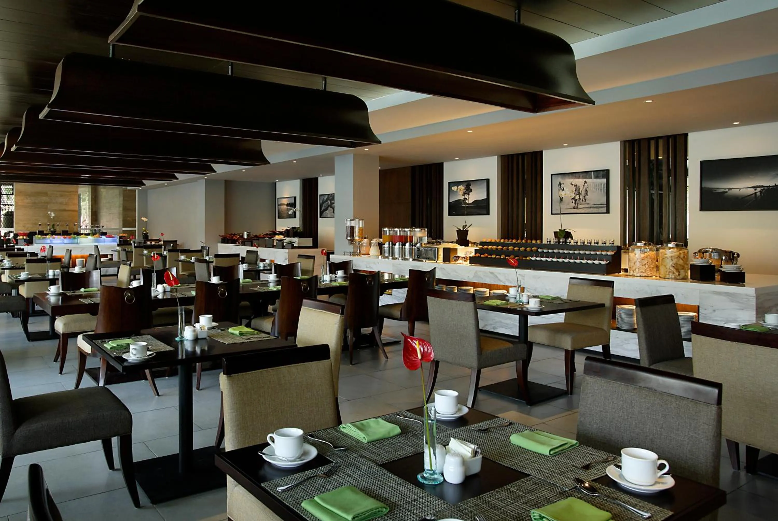 Restaurant/places to eat in Hotel Santika Mataram