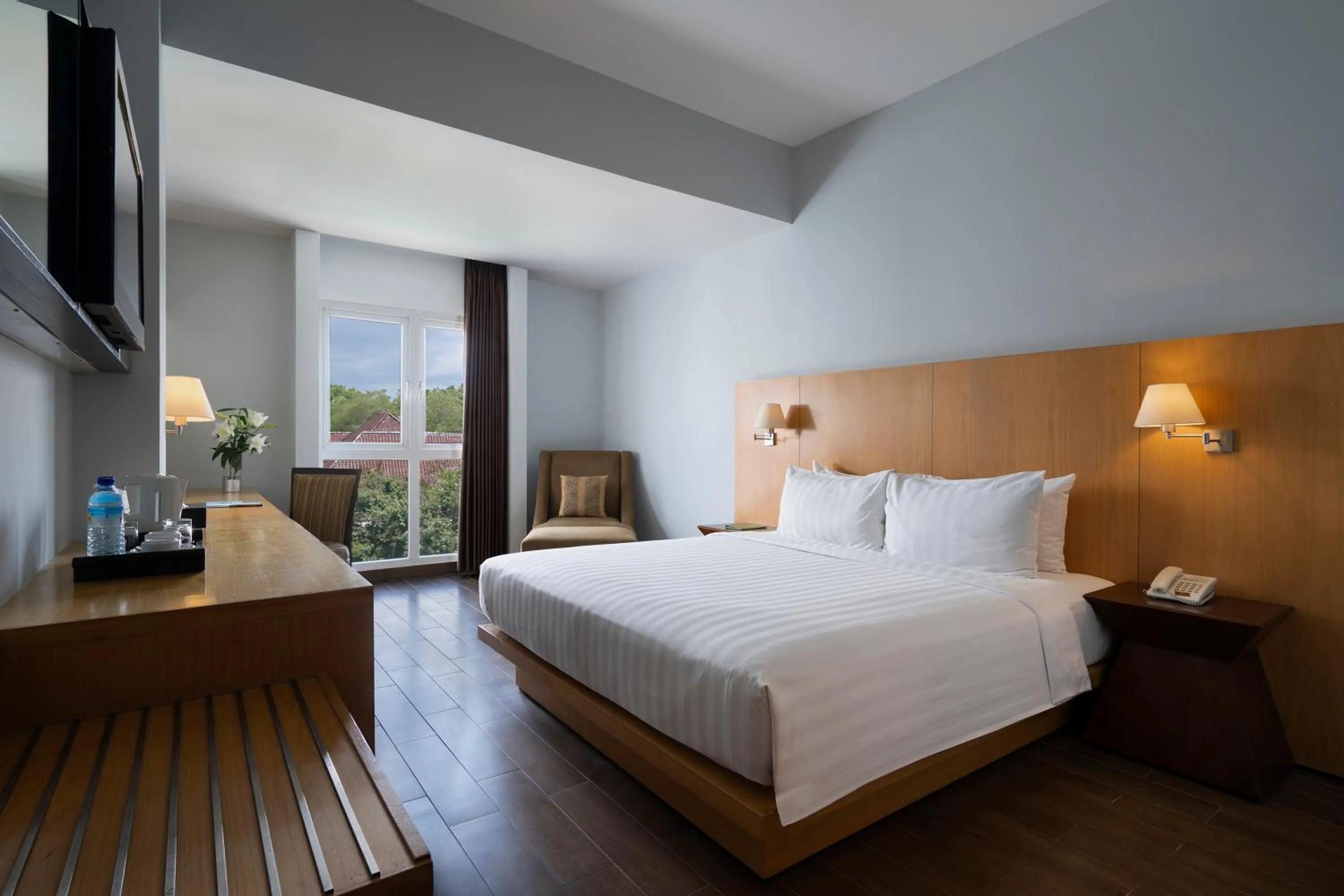 Bedroom, Bed in Hotel Santika Mataram