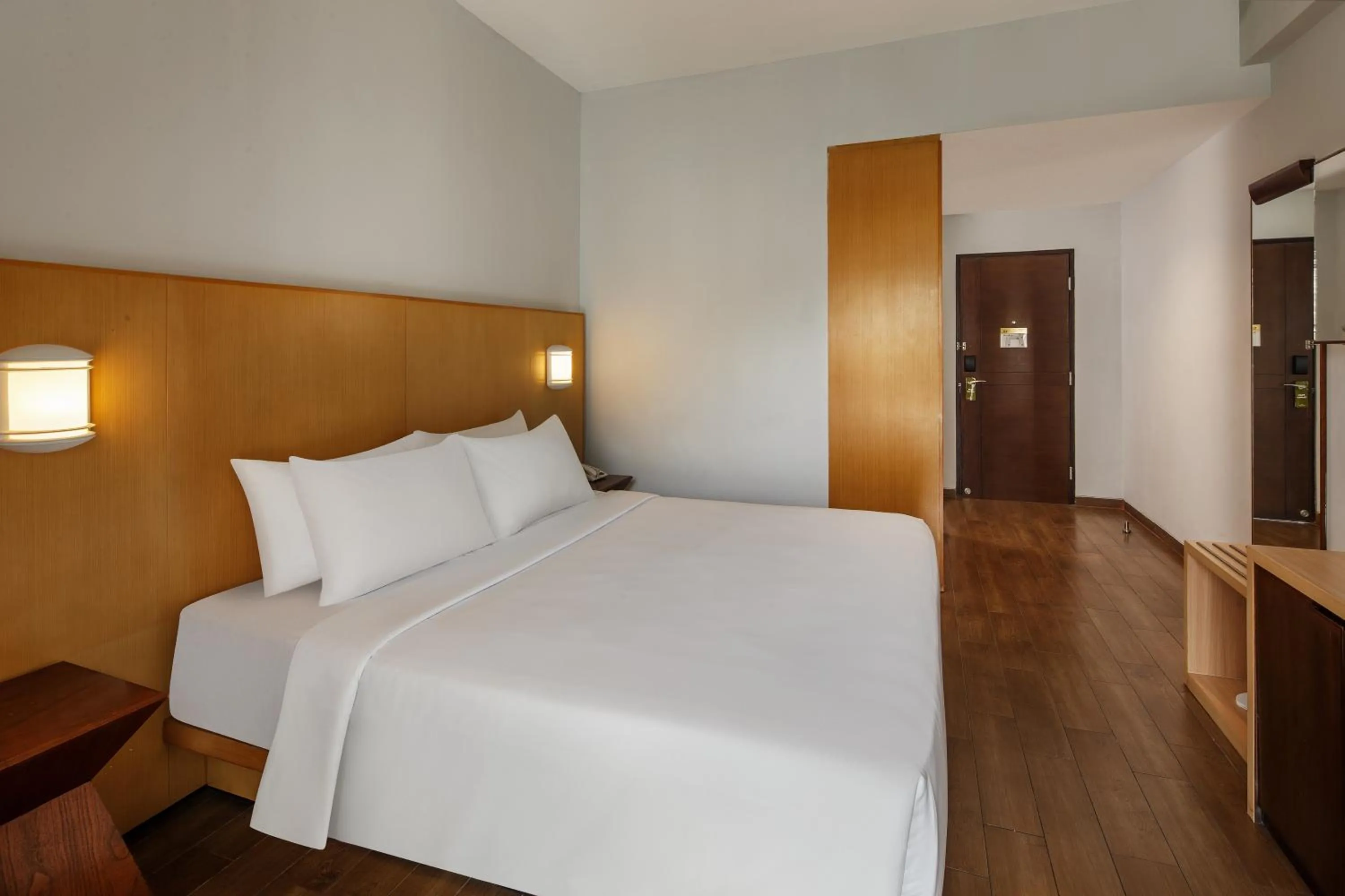 Bedroom, Bed in Hotel Santika Mataram