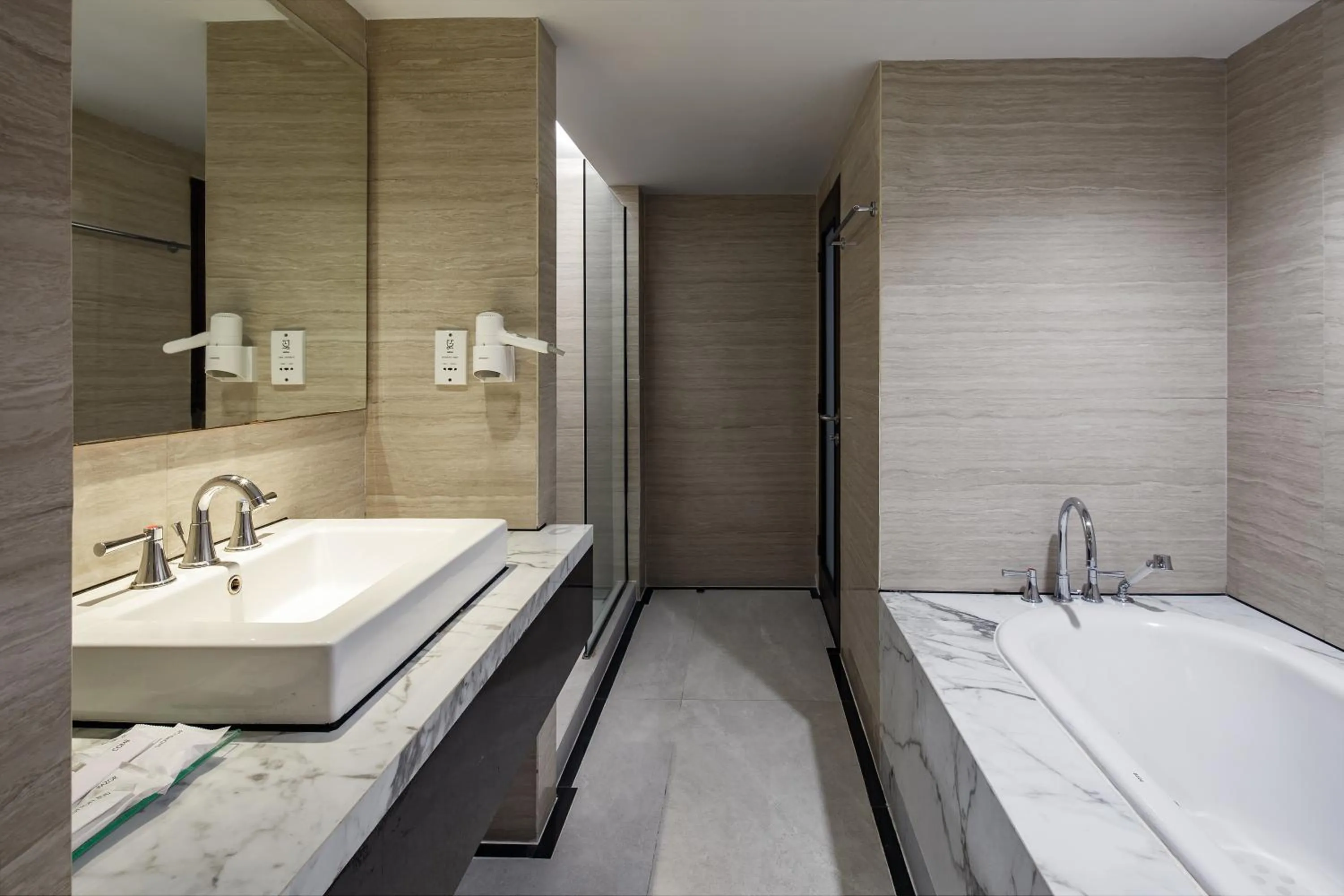 Bathroom in Hotel Santika Mataram