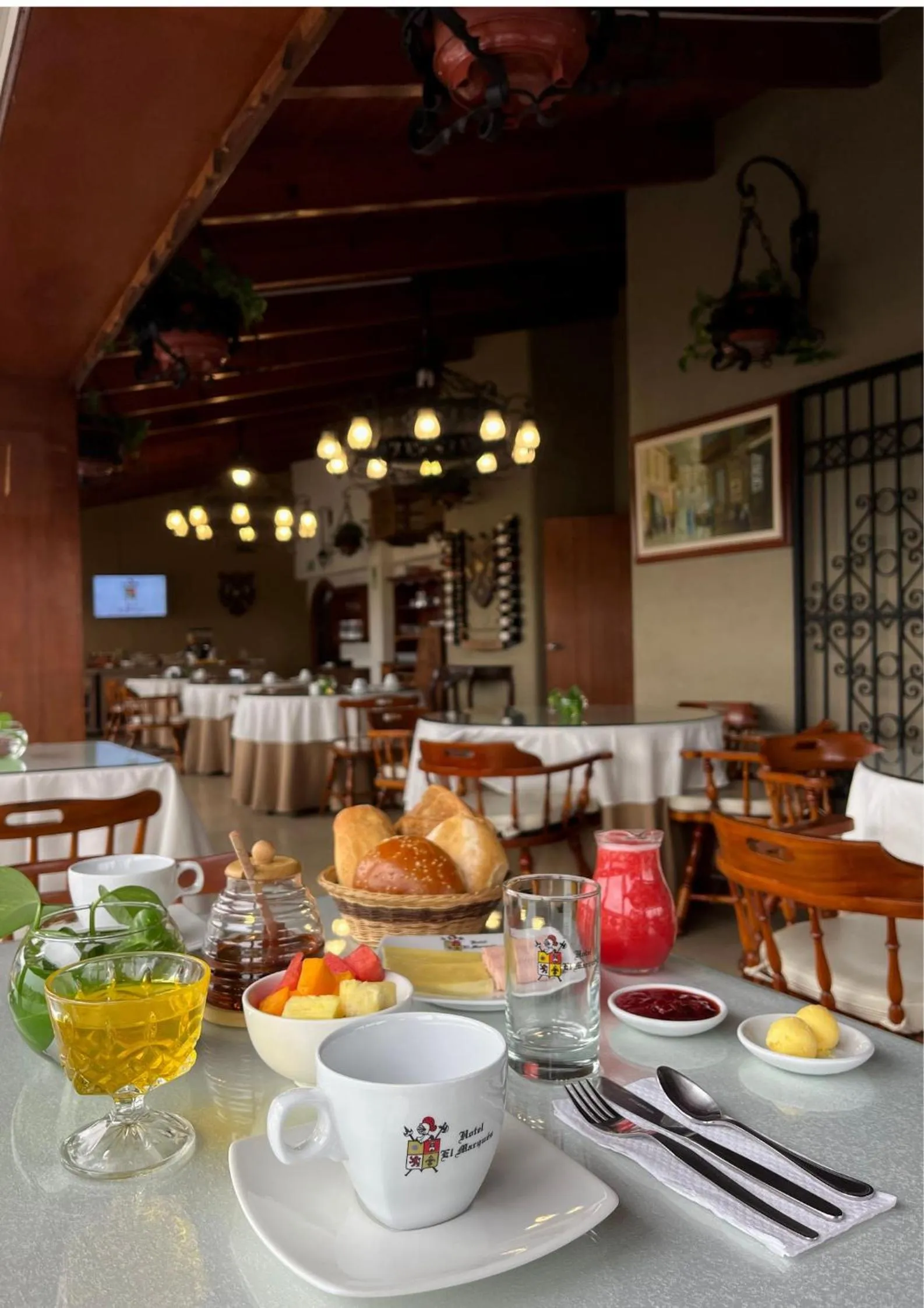 Restaurant/places to eat in Hotel El Marqués