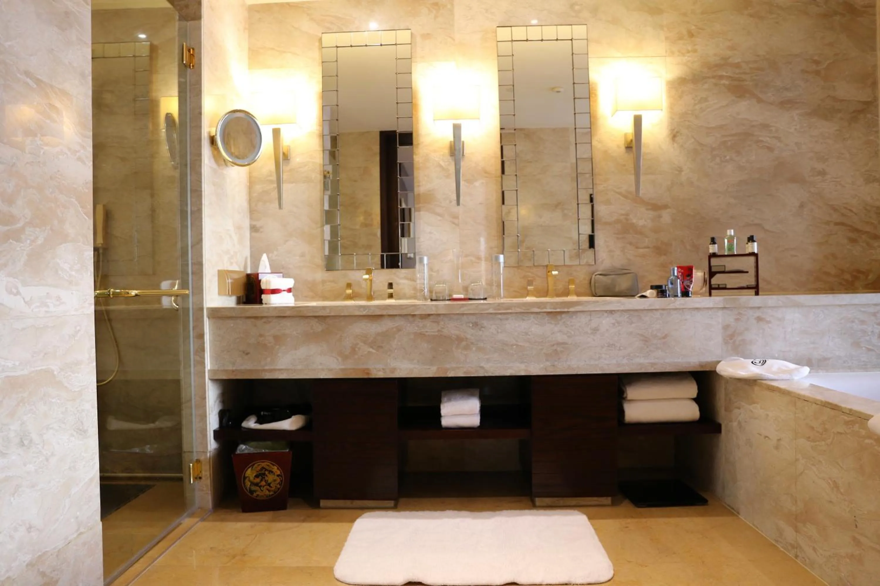 Toilet in Fairmont Beijing