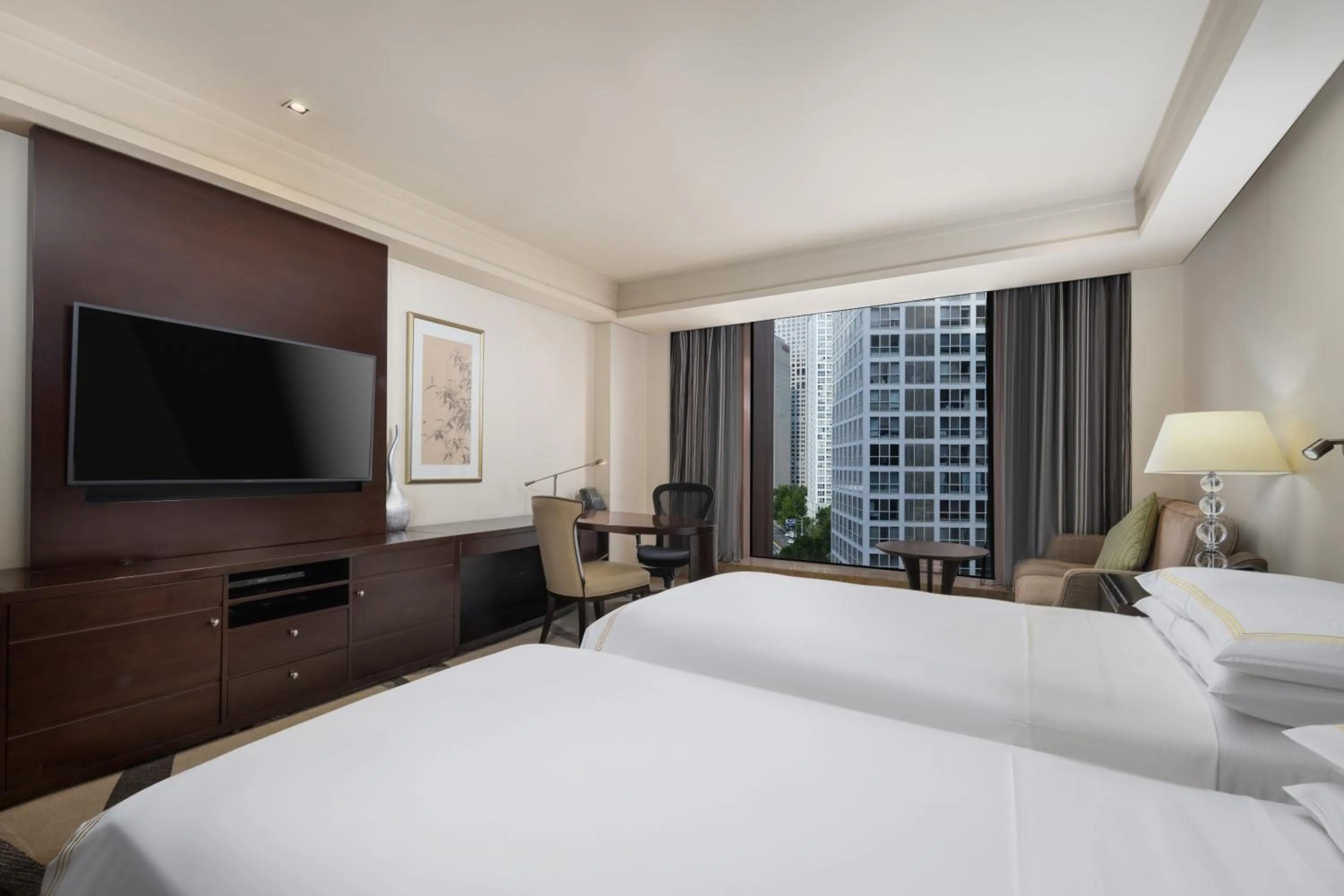 Photo of the whole room, Bed in Fairmont Beijing