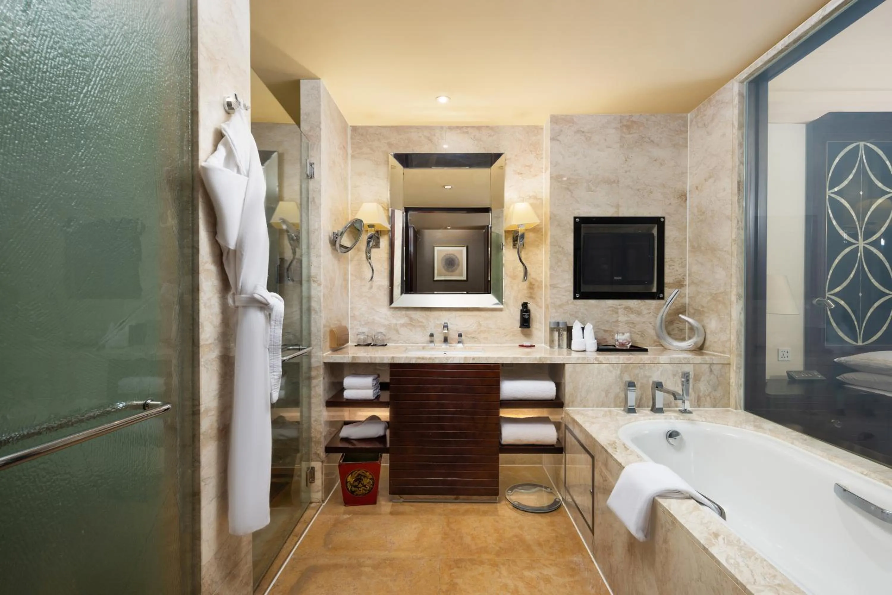 Toilet in Fairmont Beijing