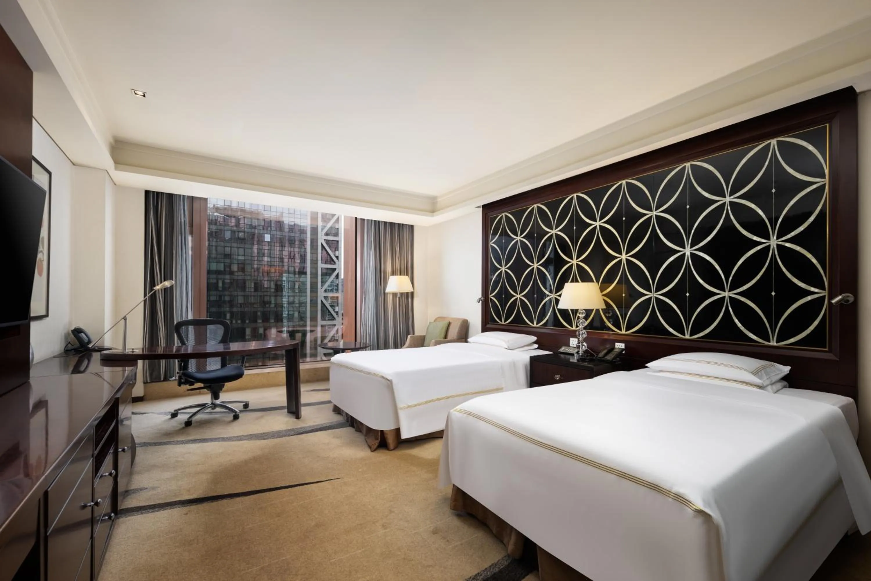Photo of the whole room, Bed in Fairmont Beijing