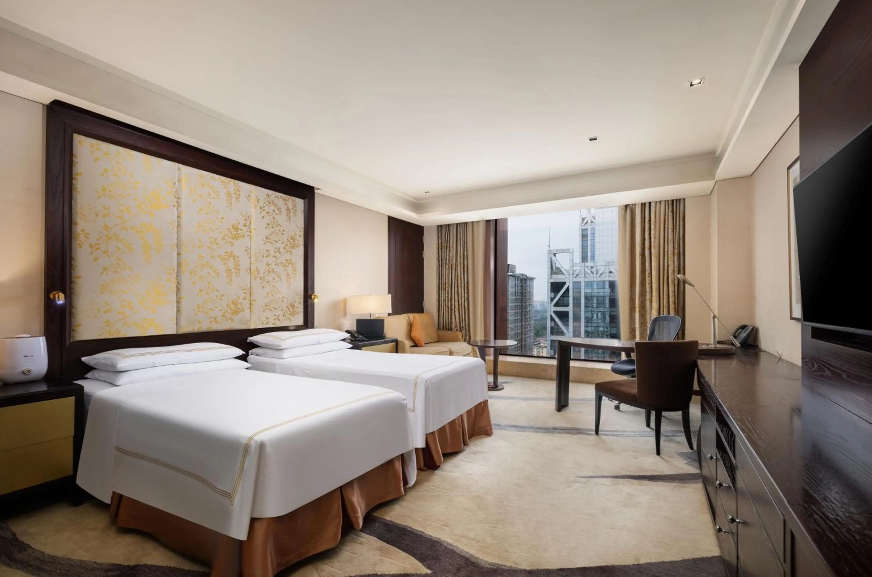 Photo of the whole room, Bed in Fairmont Beijing