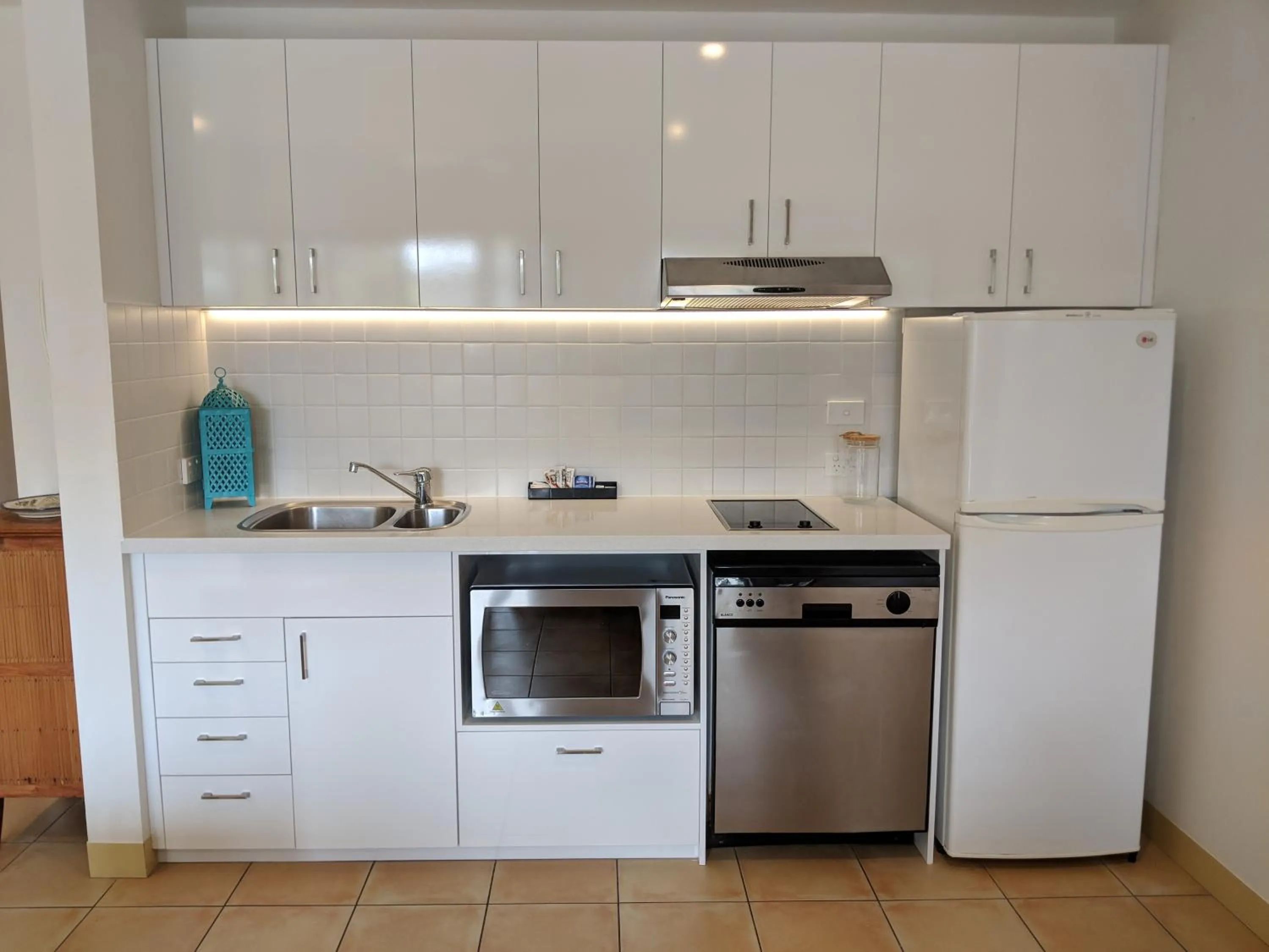 Kitchen or kitchenette in The Crest Byron Bay