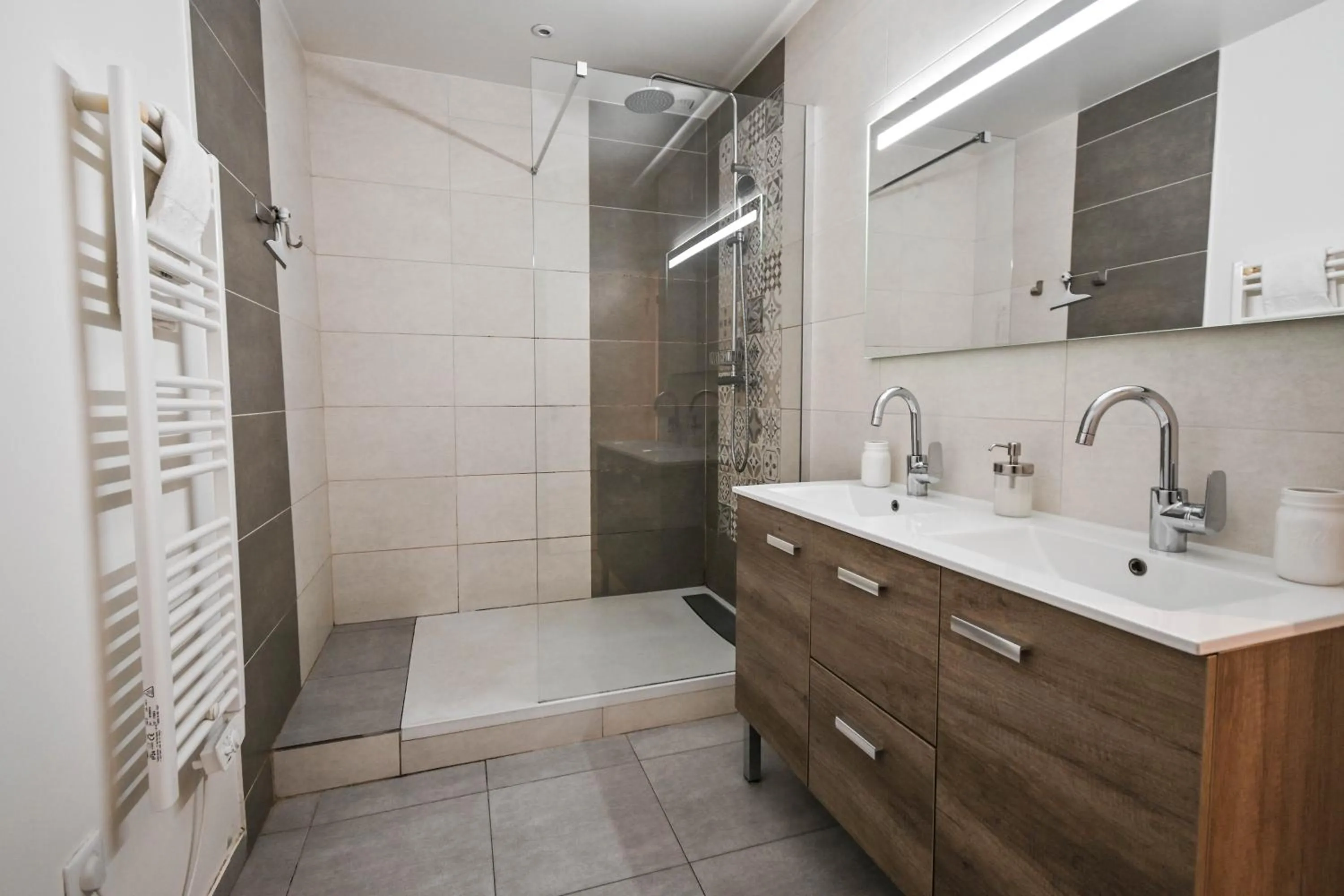 Bathroom in Les cles du 27 Paris