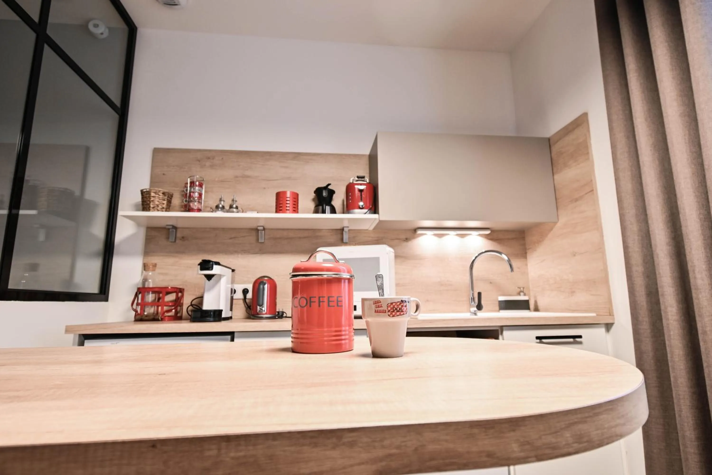 Coffee/tea facilities in Les cles du 27 Paris