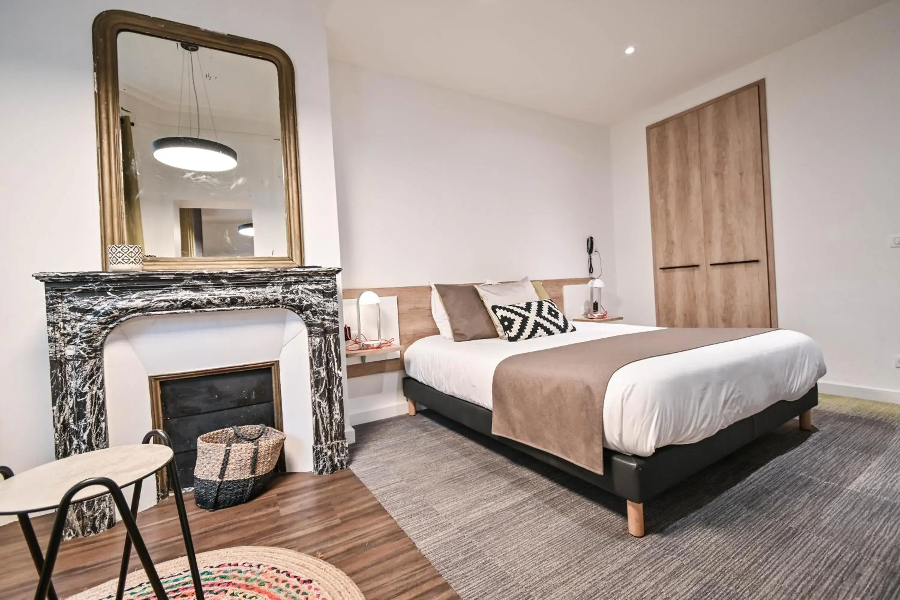 Two-Bedroom Apartment in Les cles du 27 Paris Two-Bedroom Apartment in Les cles du 27 Paris