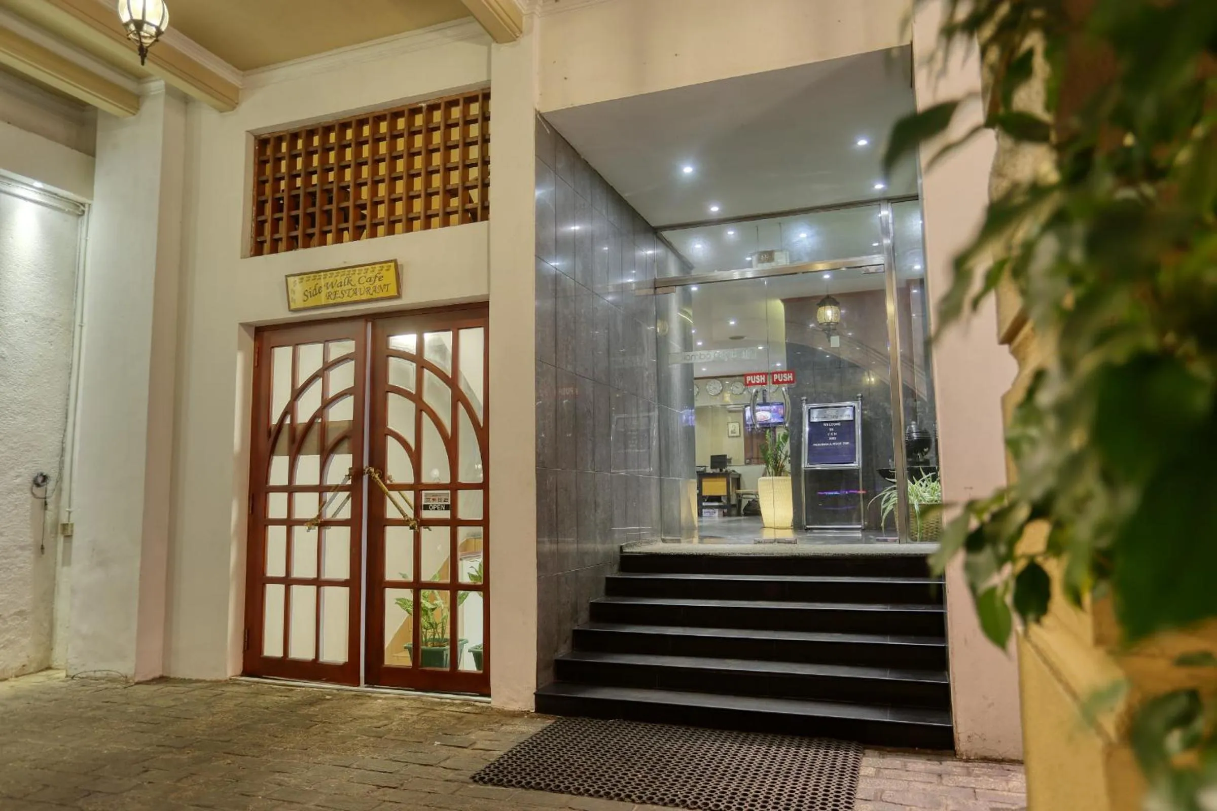 Facade/entrance in Colombo City Hotels (Pvt) Ltd