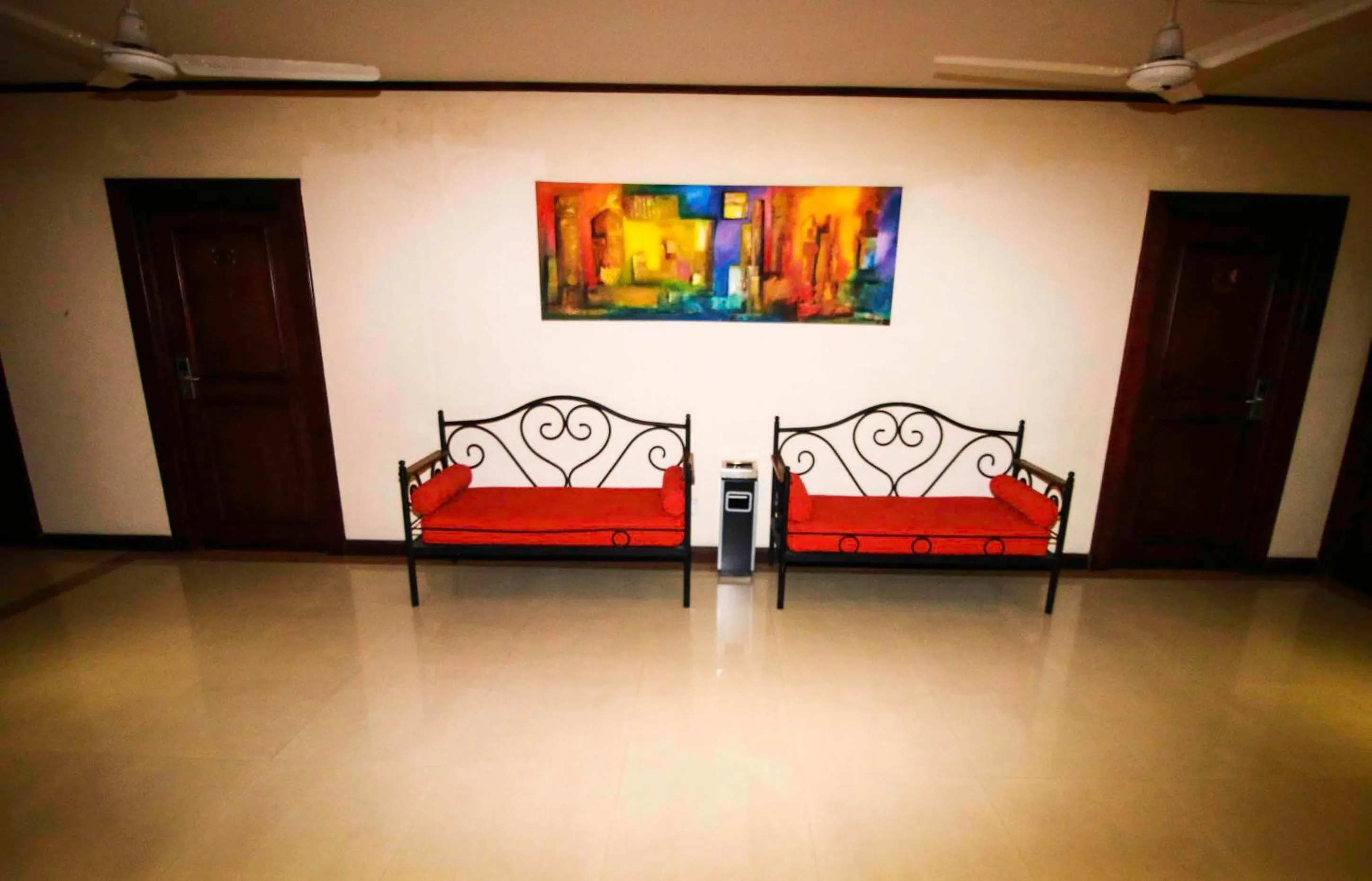 Seating area in Colombo City Hotels (Pvt) Ltd