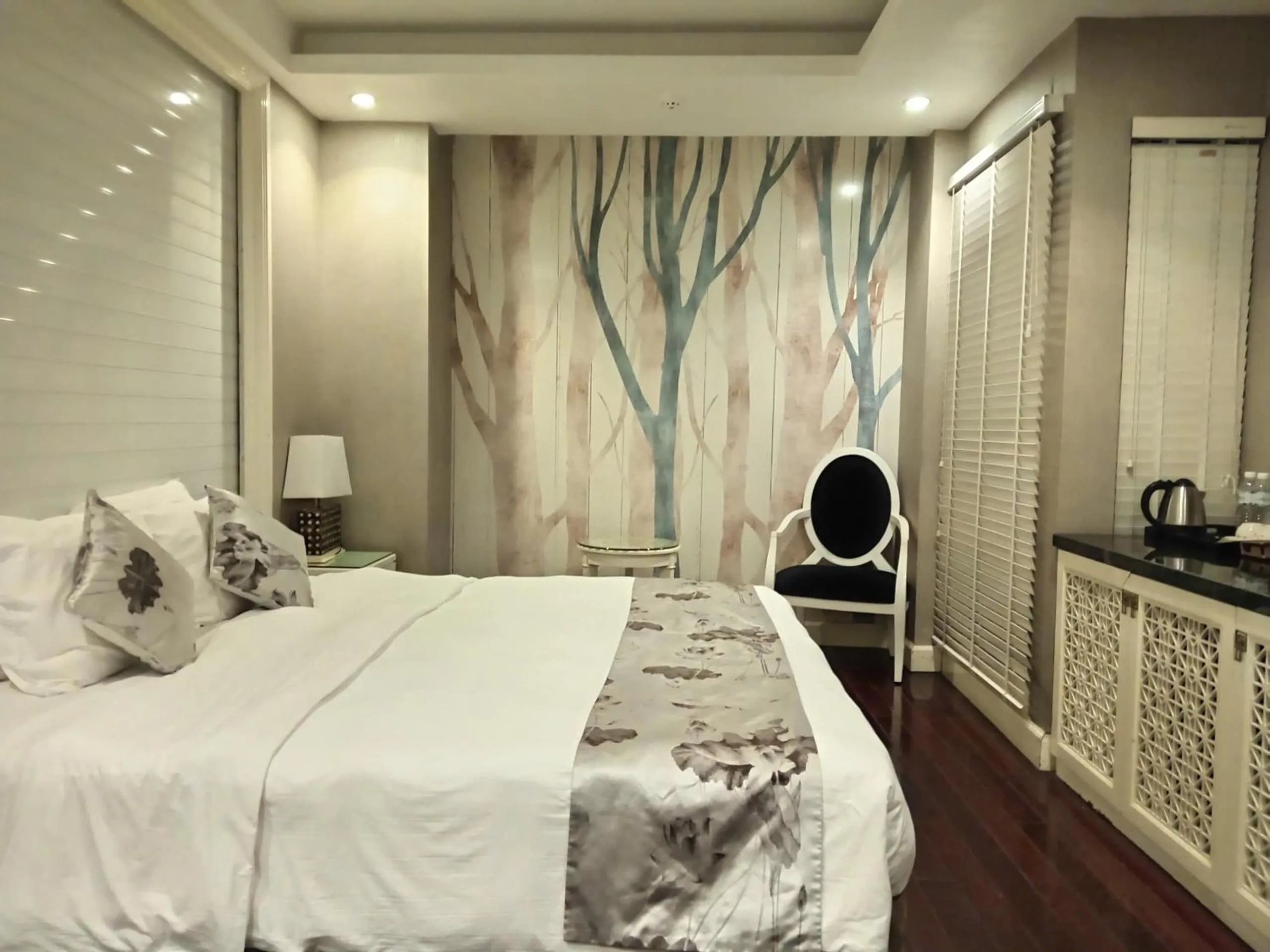 Bed in Golden Silk Boutique Hotel