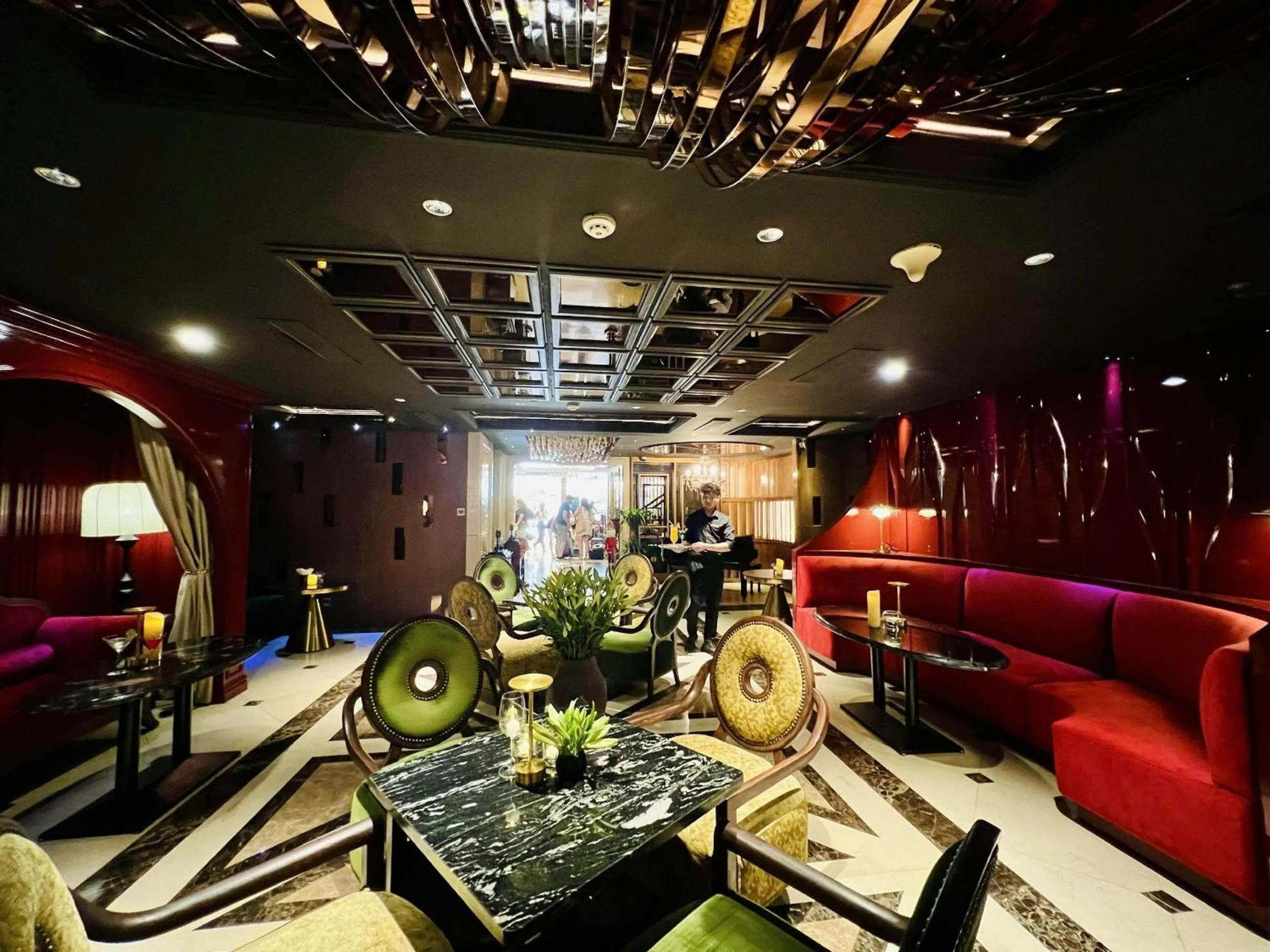 Communal lounge/ TV room in Golden Silk Boutique Hotel