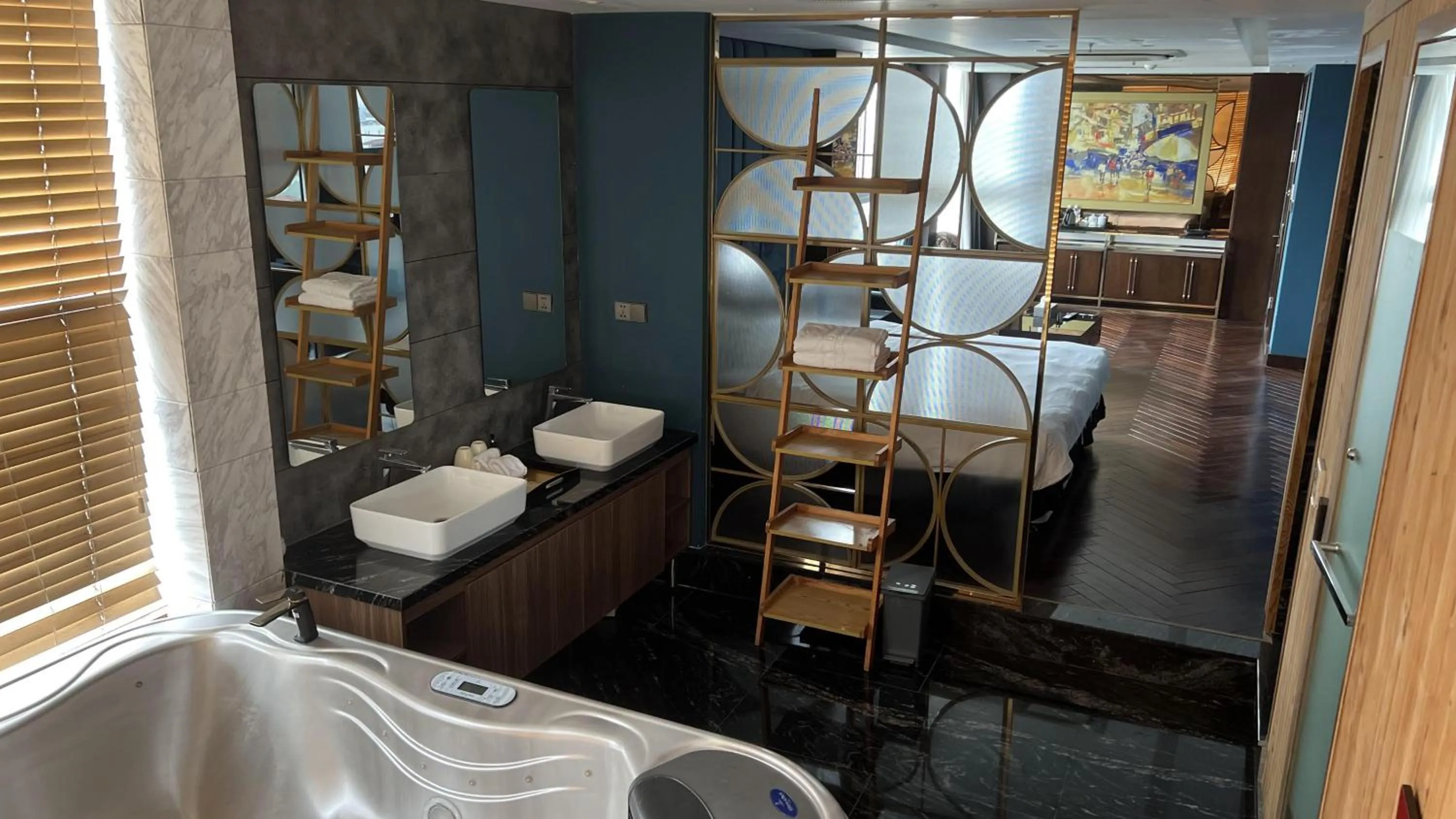 Toilet, Bed in Golden Silk Boutique Hotel