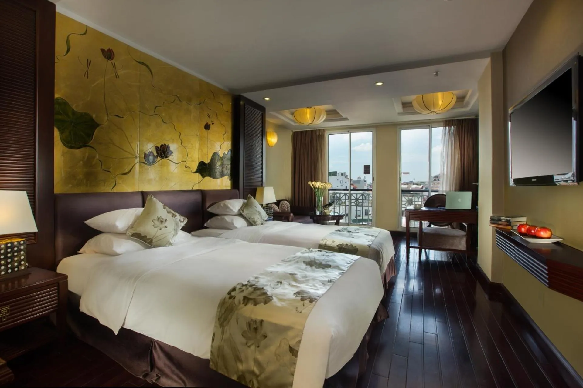 Photo of the whole room, Bed in Golden Silk Boutique Hotel