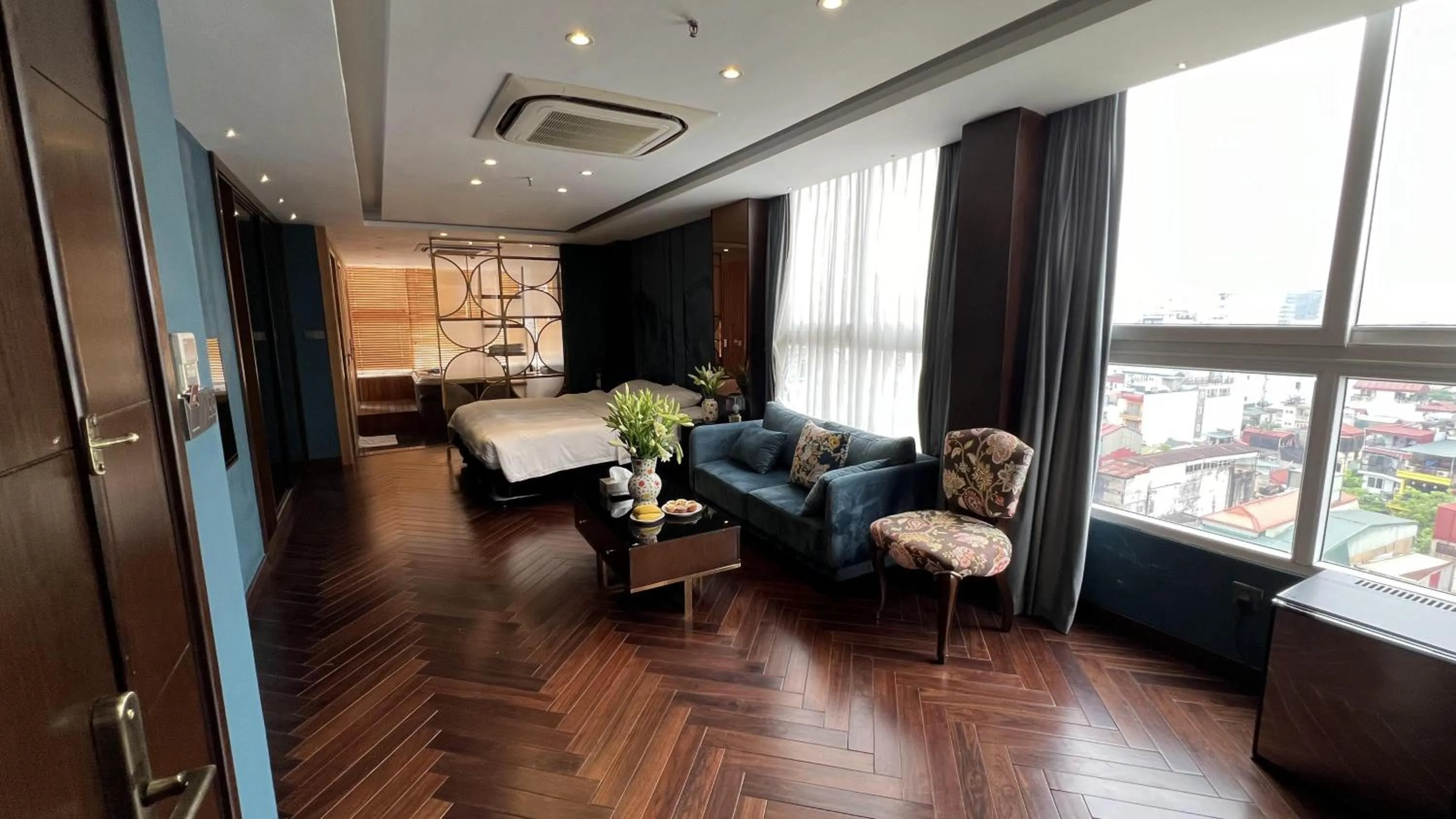 Living room in Golden Silk Boutique Hotel