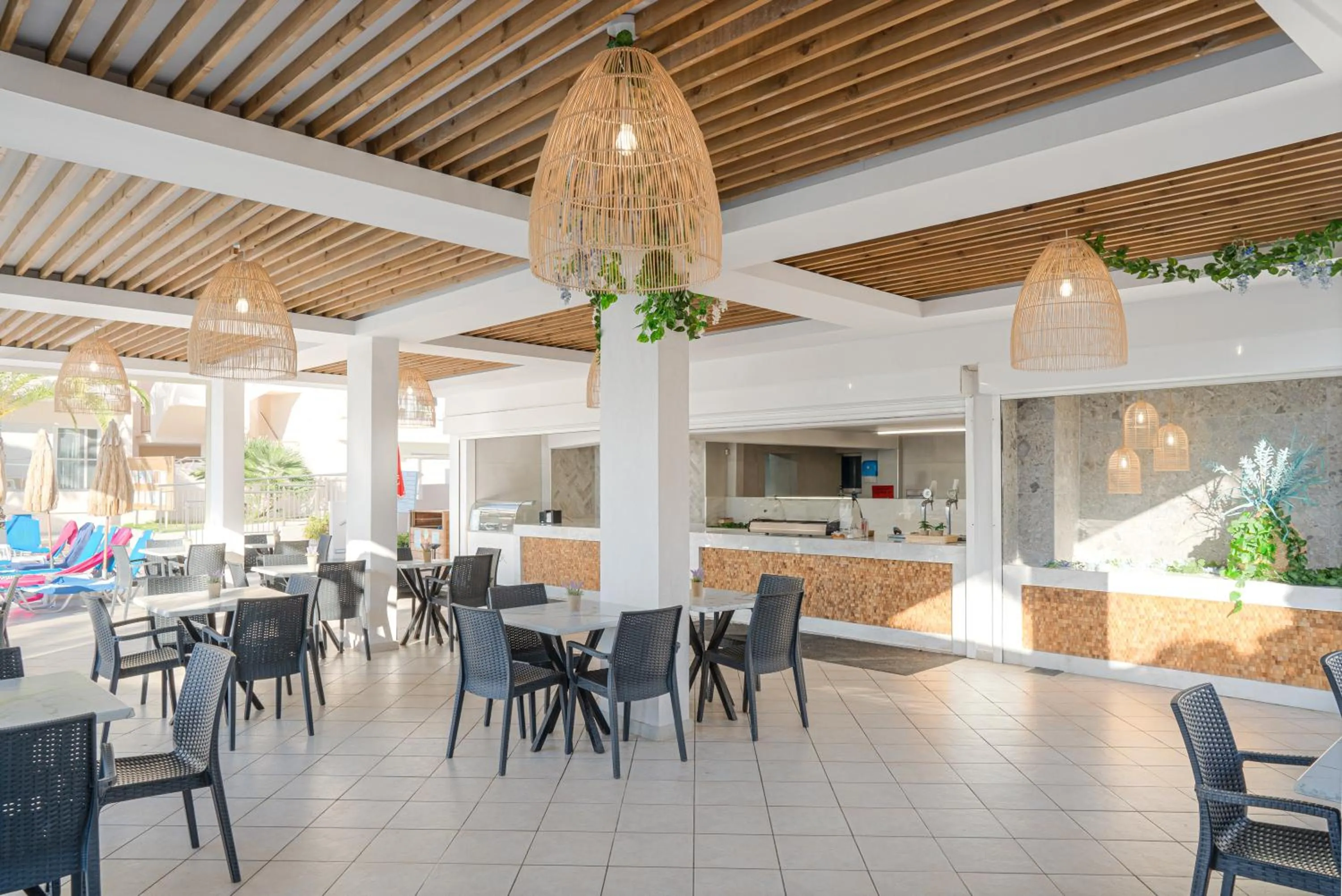 Restaurant/places to eat in Poseidon Beach Hotel