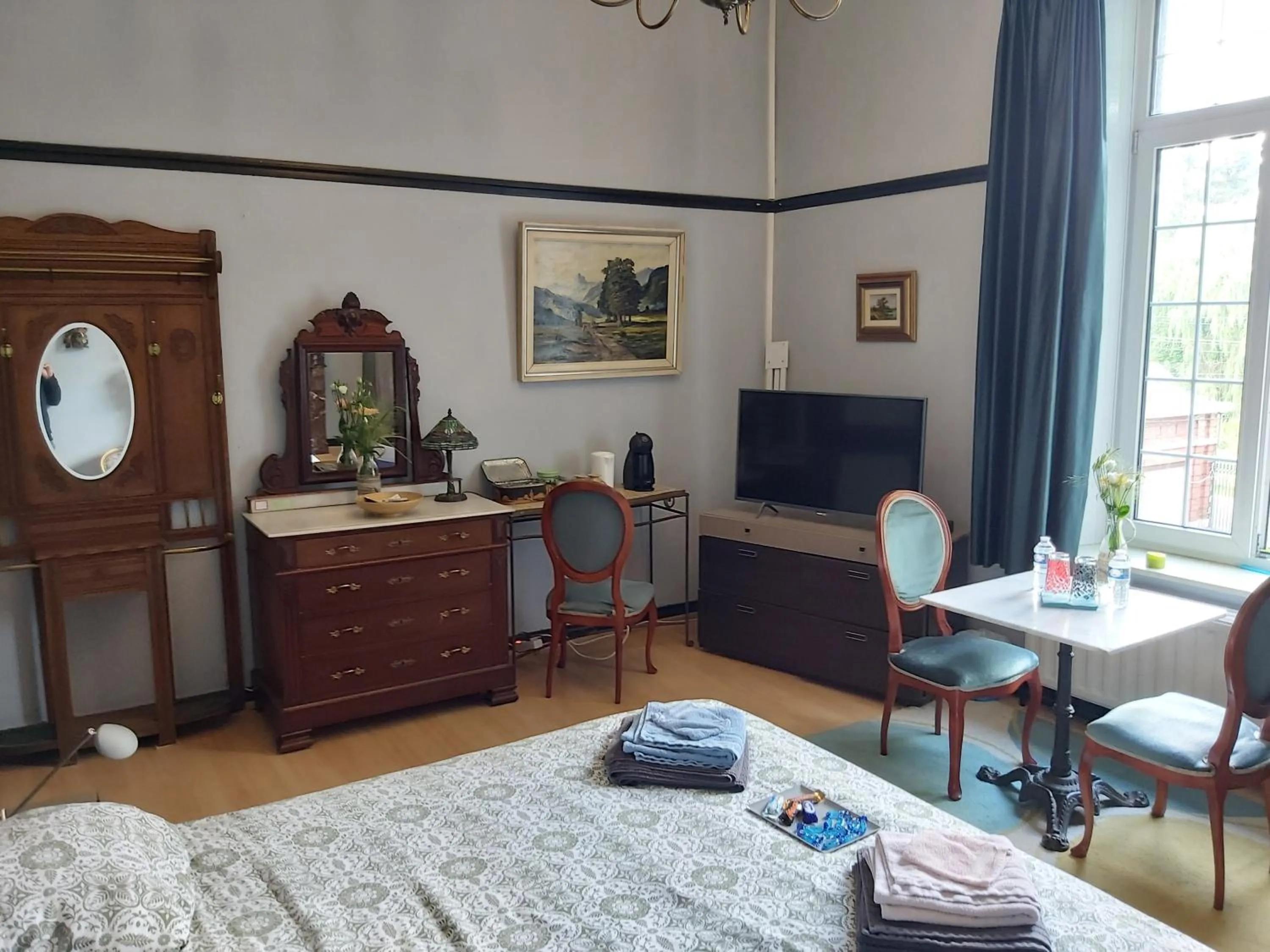 Bedroom in Château Lambert Moulinsart Hotel, shuttle airport, long term parking, snooker, large terrasse, dinner, breakfast