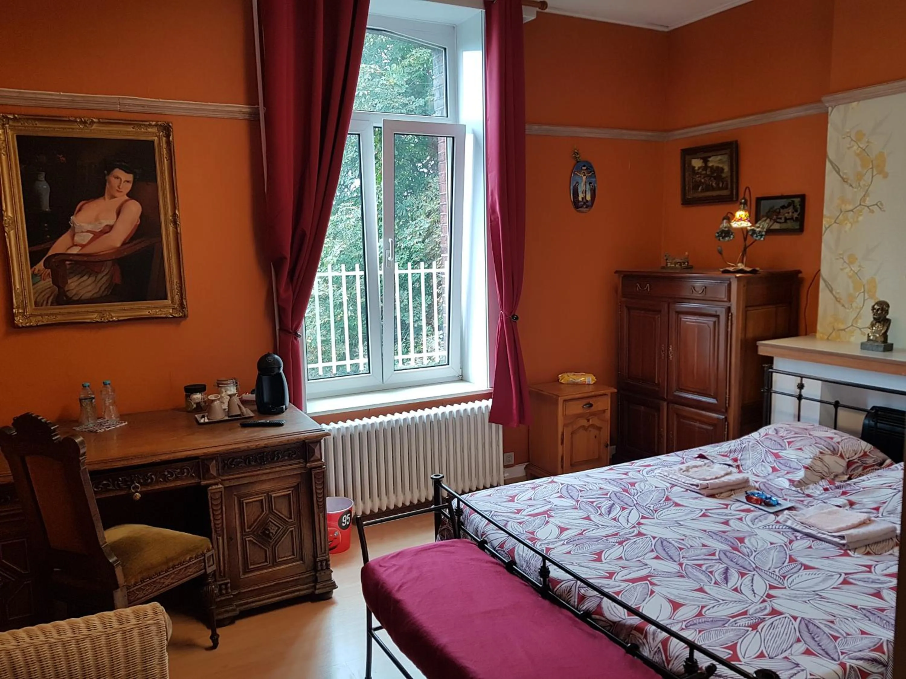 Bedroom, Bed in Château Lambert Moulinsart Hotel, shuttle airport, long term parking, snooker, large terrasse, dinner, breakfast