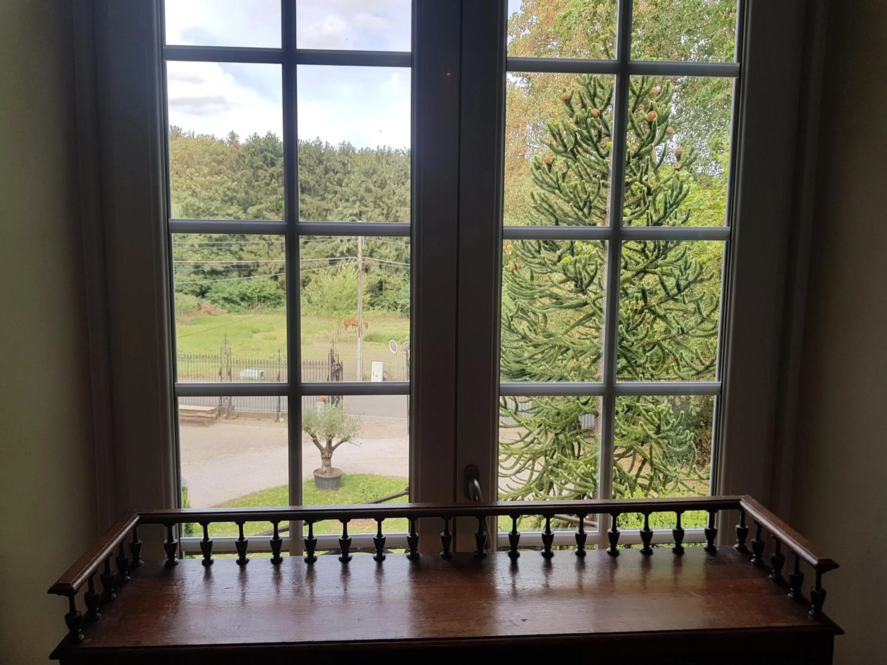 Bedroom in Château Lambert Moulinsart Hotel, shuttle airport, long term parking, snooker, large terrasse, dinner, breakfast