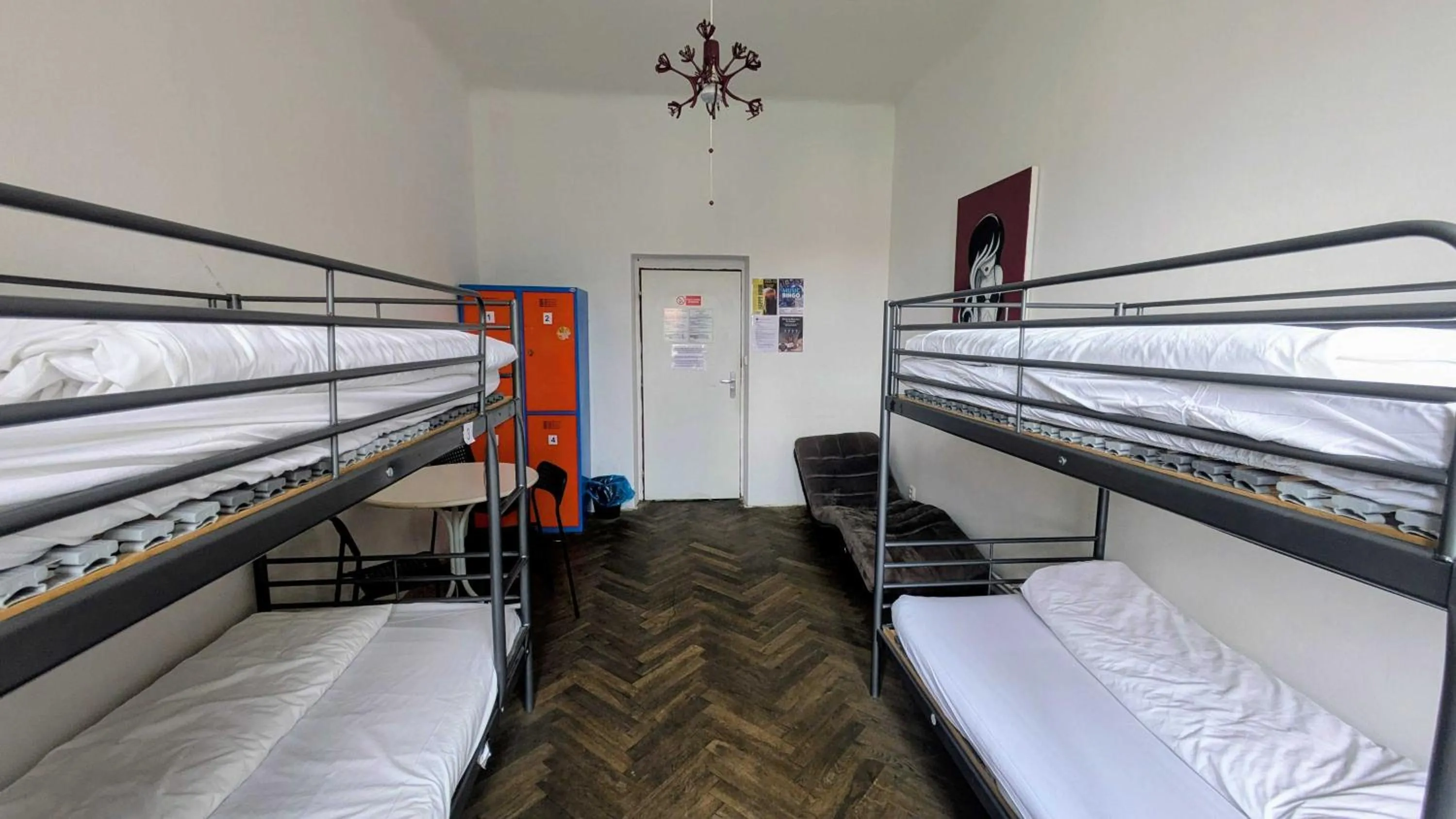 Photo of the whole room, Bed in Clown and Bard Hostel
